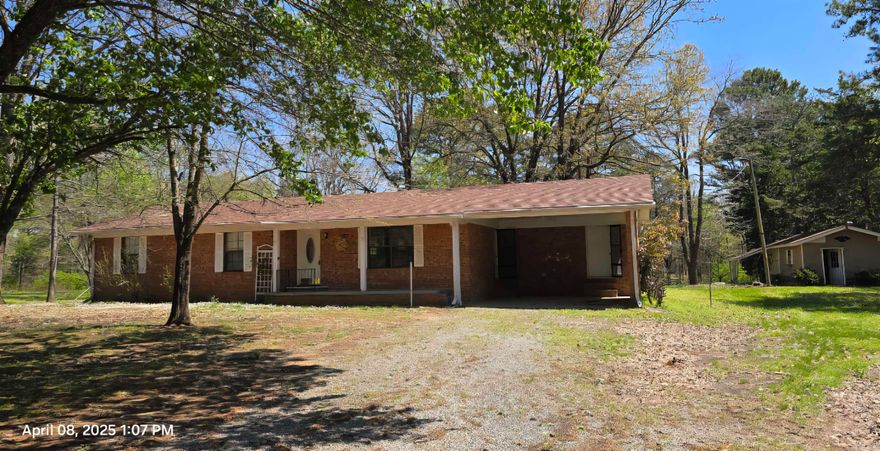 All offers must be submitted by the Buyer's agent via the RES.NET Agent Portal. If your offer is accepted, you agree to be responsible for an offer submission technology fee of $225.00. The fee will be collected and disbursed by the settlement agent and disbursed at the closing and settlement of the transaction. To submit your buyer's offer, simply click the link below. If you already have a RES.NET Agent account, you will be prompted to log in. If not, you will be prompted to create an account.  Hold harmless is in associated docs, it must be signed by all agents and buyers & received by list agent before accessing the property.