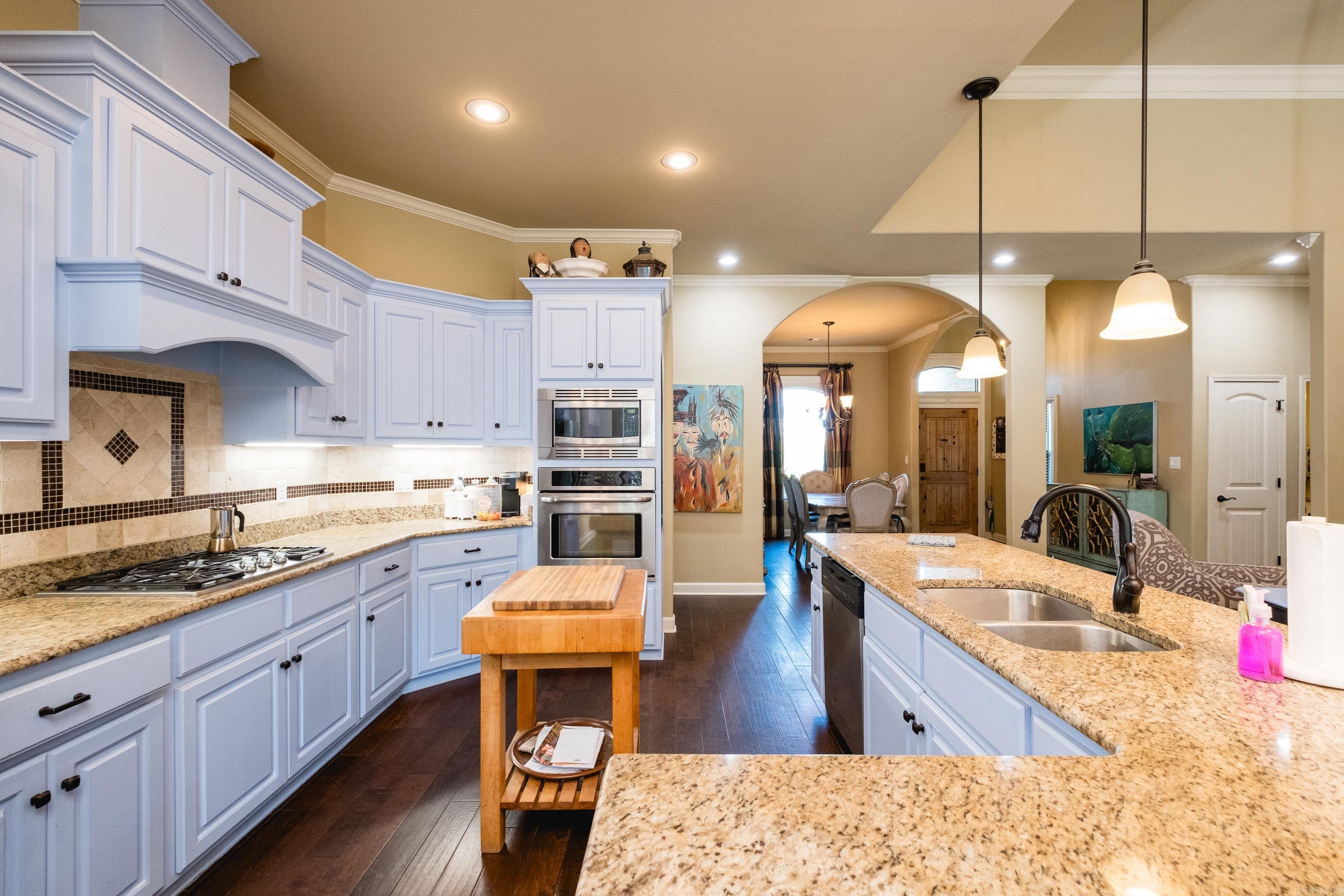 CHENAL VALLEY TOURNAY CIRCLE - Residential