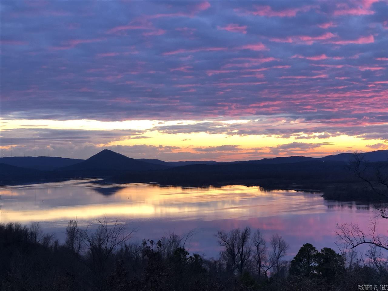 MOUNTAIN CREST ESTATES - Land