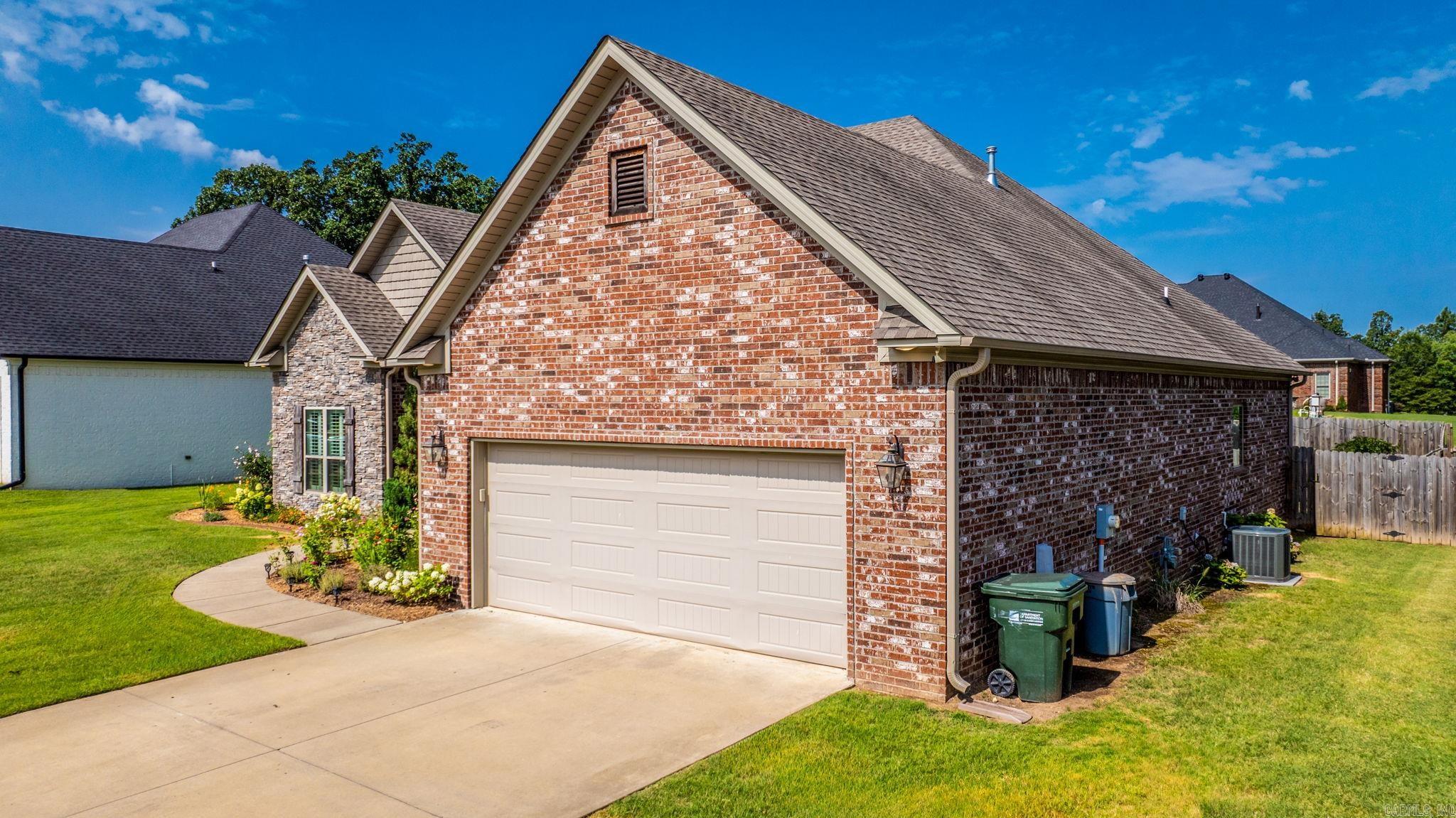 SALEM WOODS - Residential