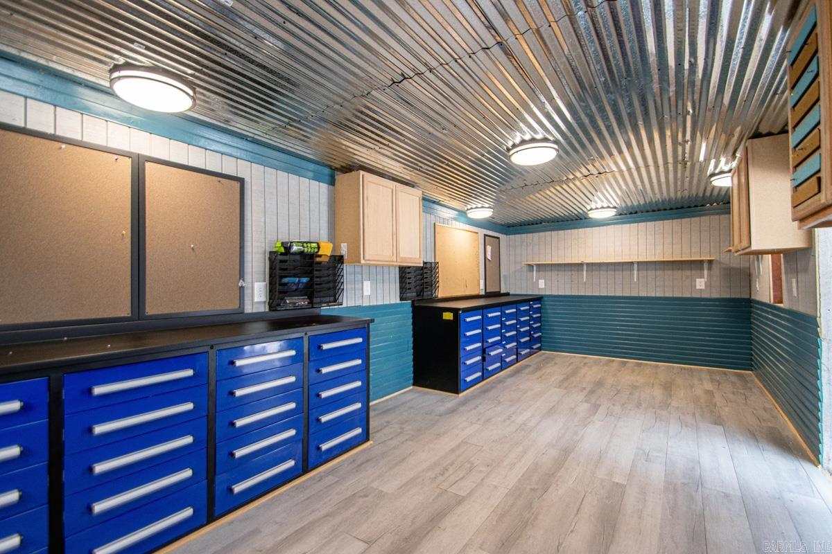 BLOOMFIELD HILLS - Residential