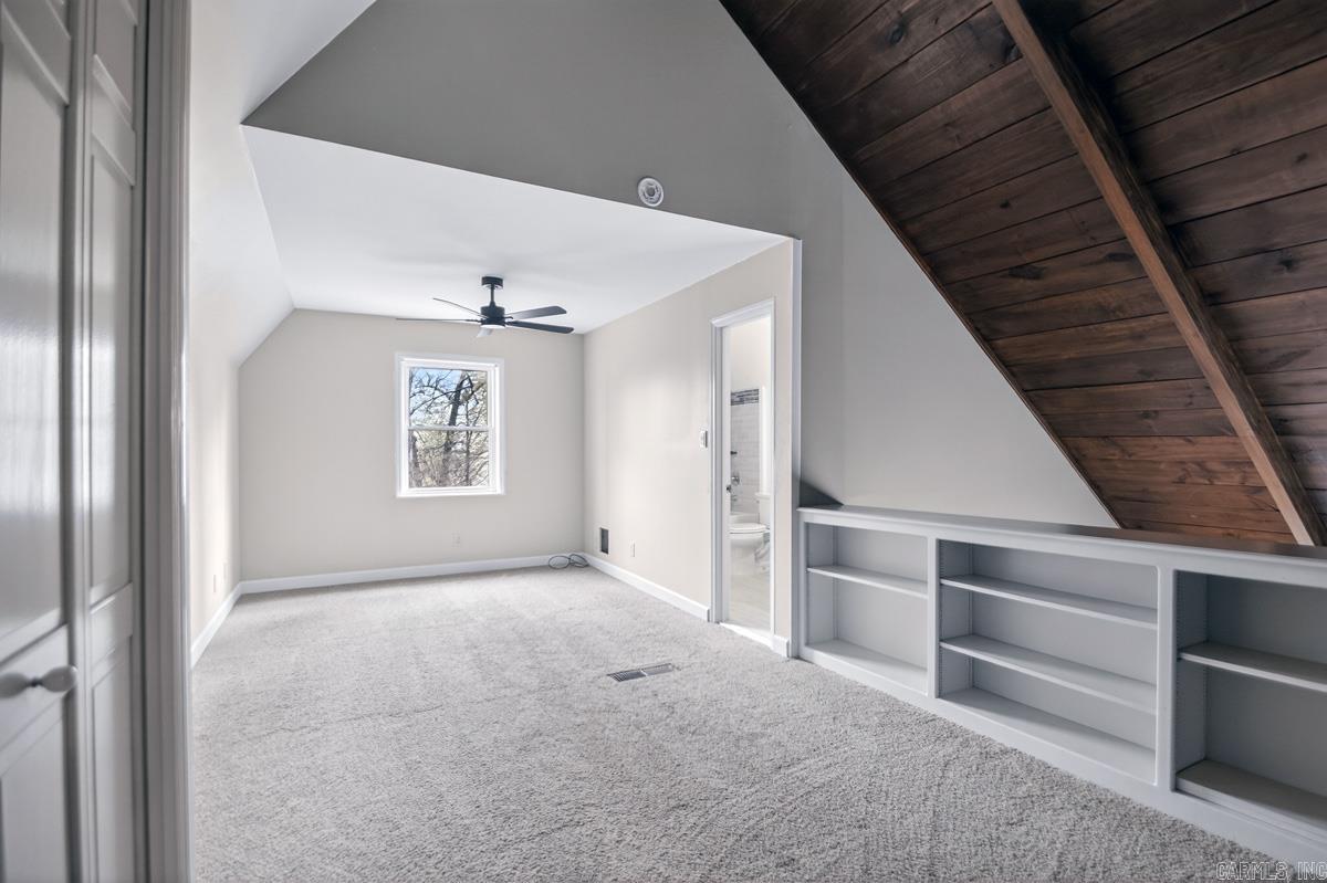 BLOOMFIELD HILLS - Residential