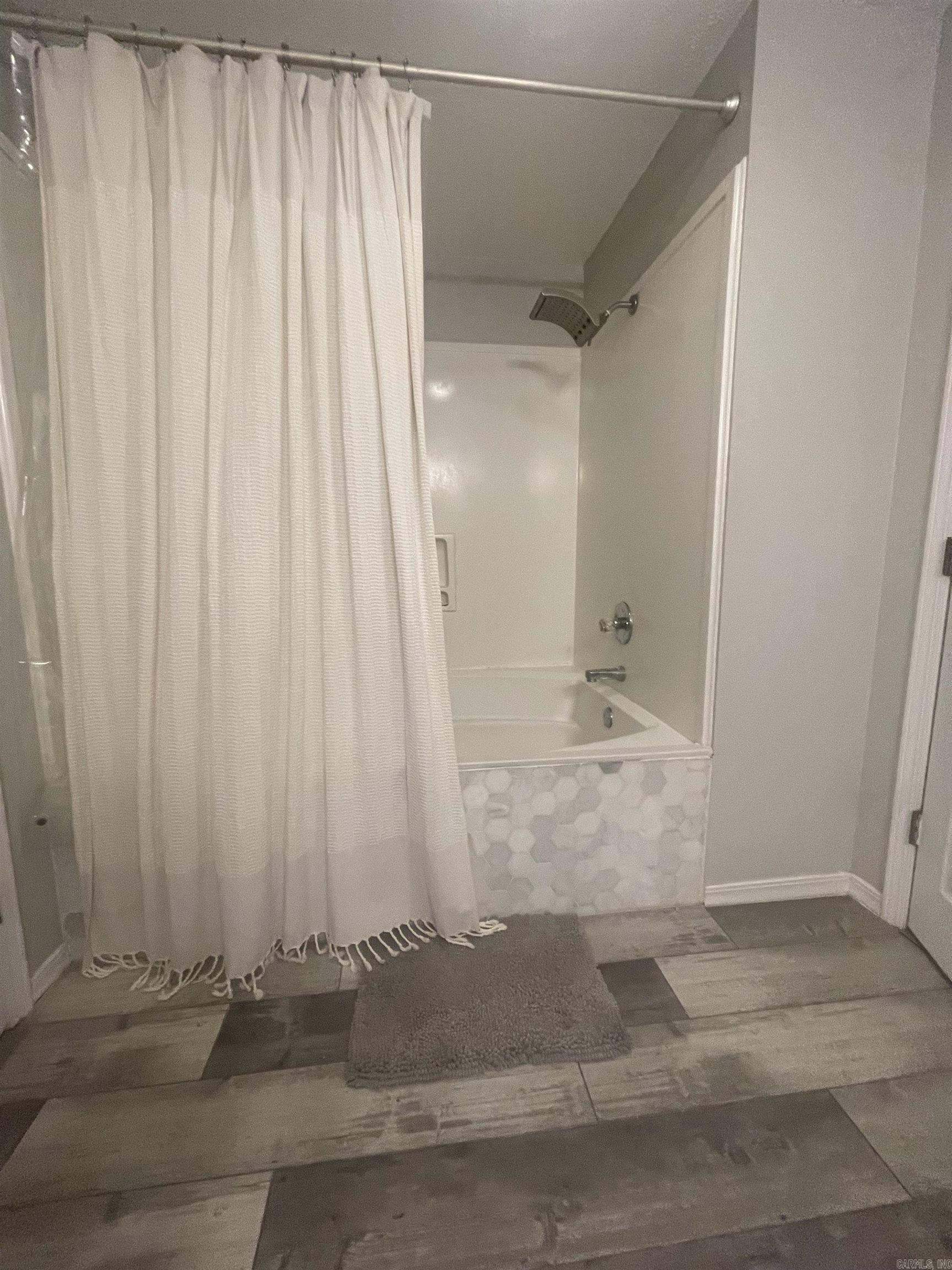 RIVER OAKS - Residential