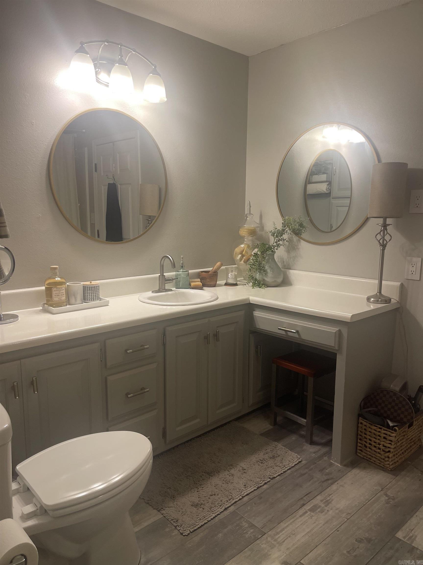 RIVER OAKS - Residential