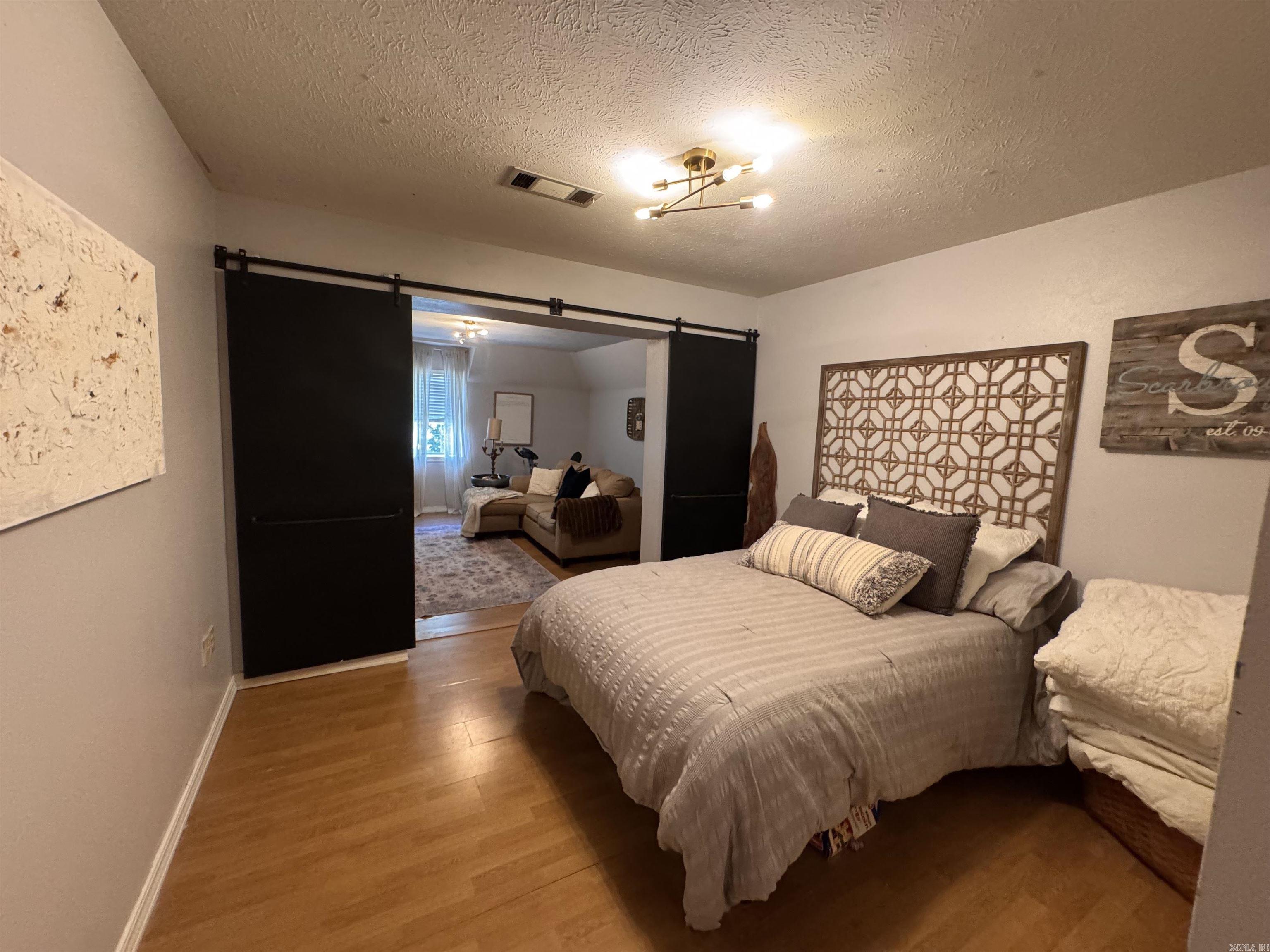 RIVER OAKS - Residential