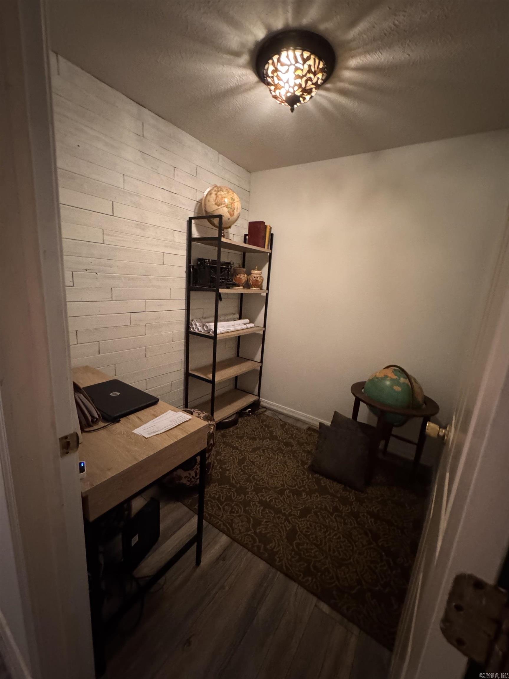 RIVER OAKS - Residential