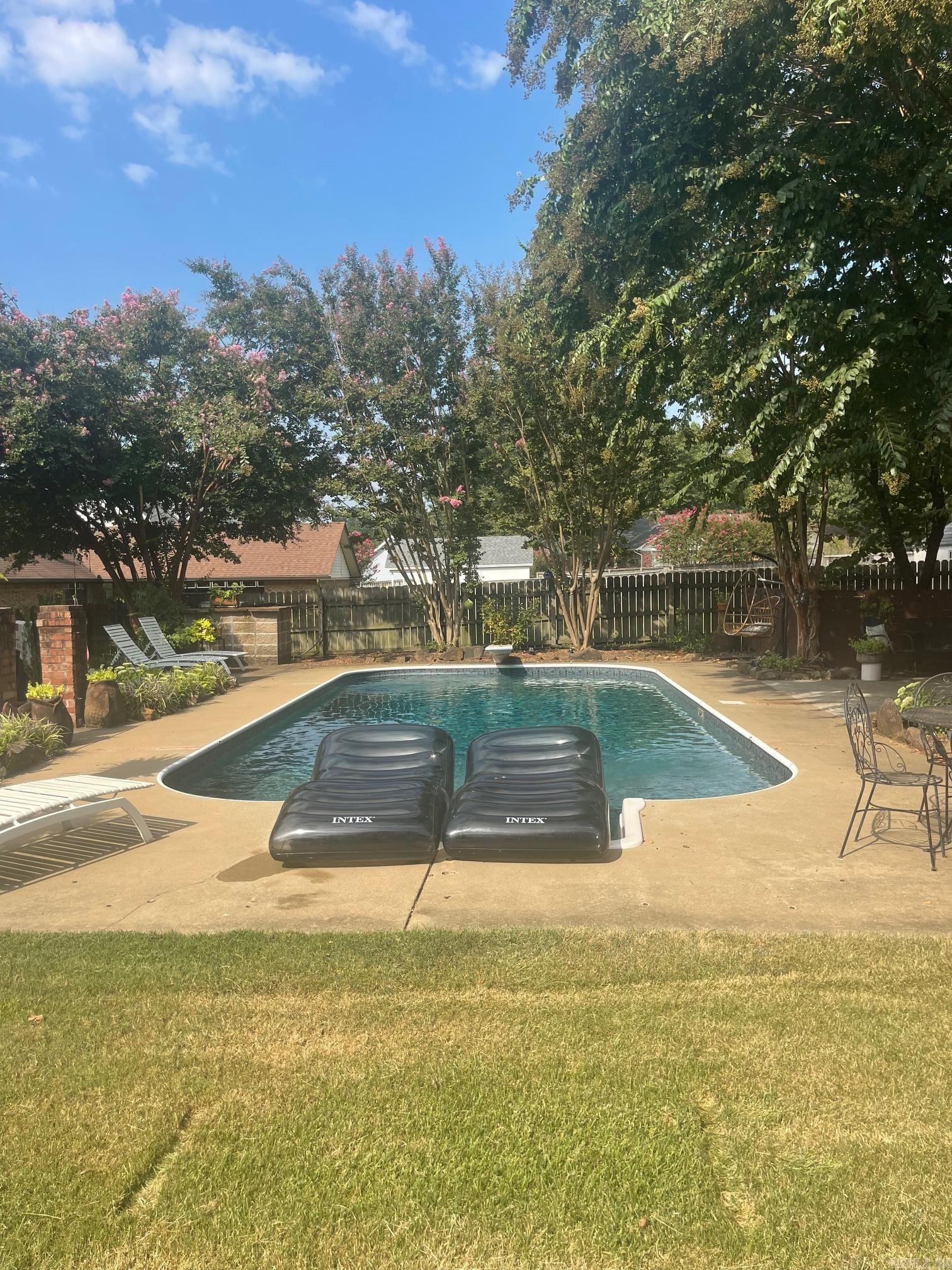 RIVER OAKS - Residential