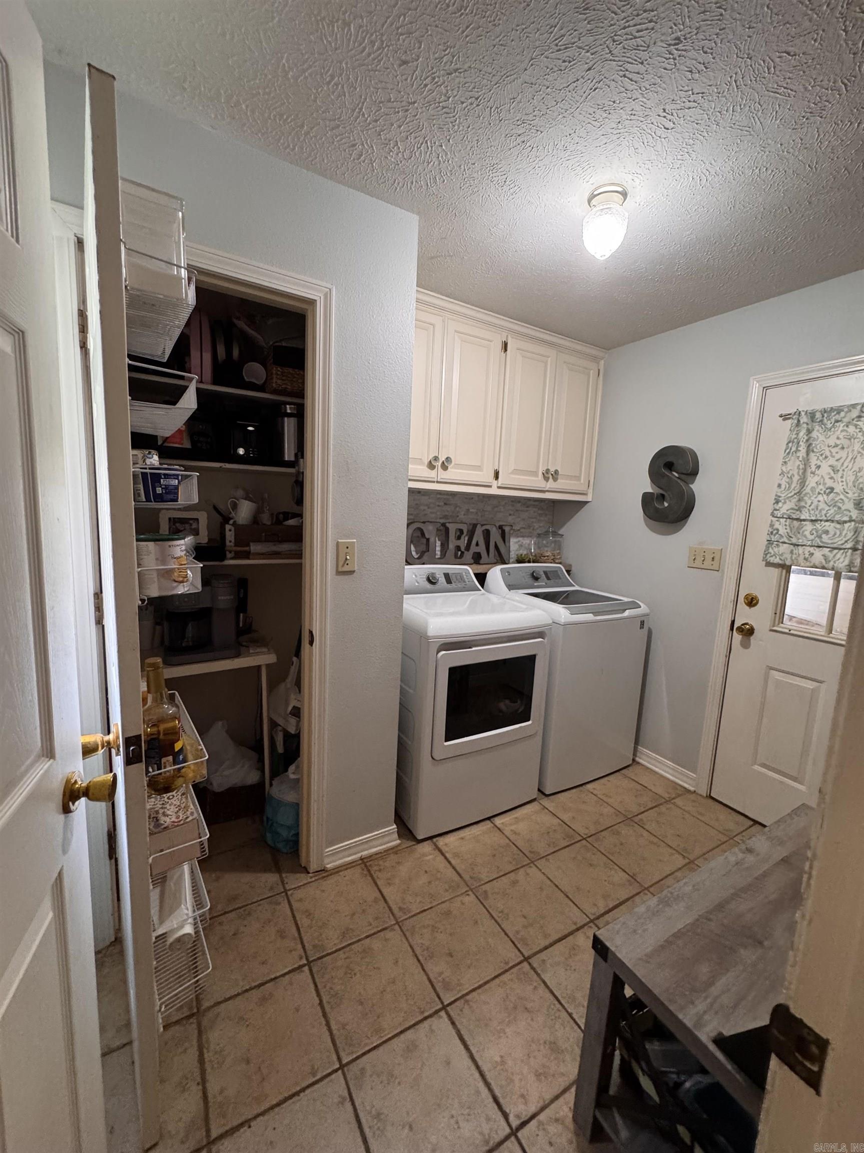 RIVER OAKS - Residential