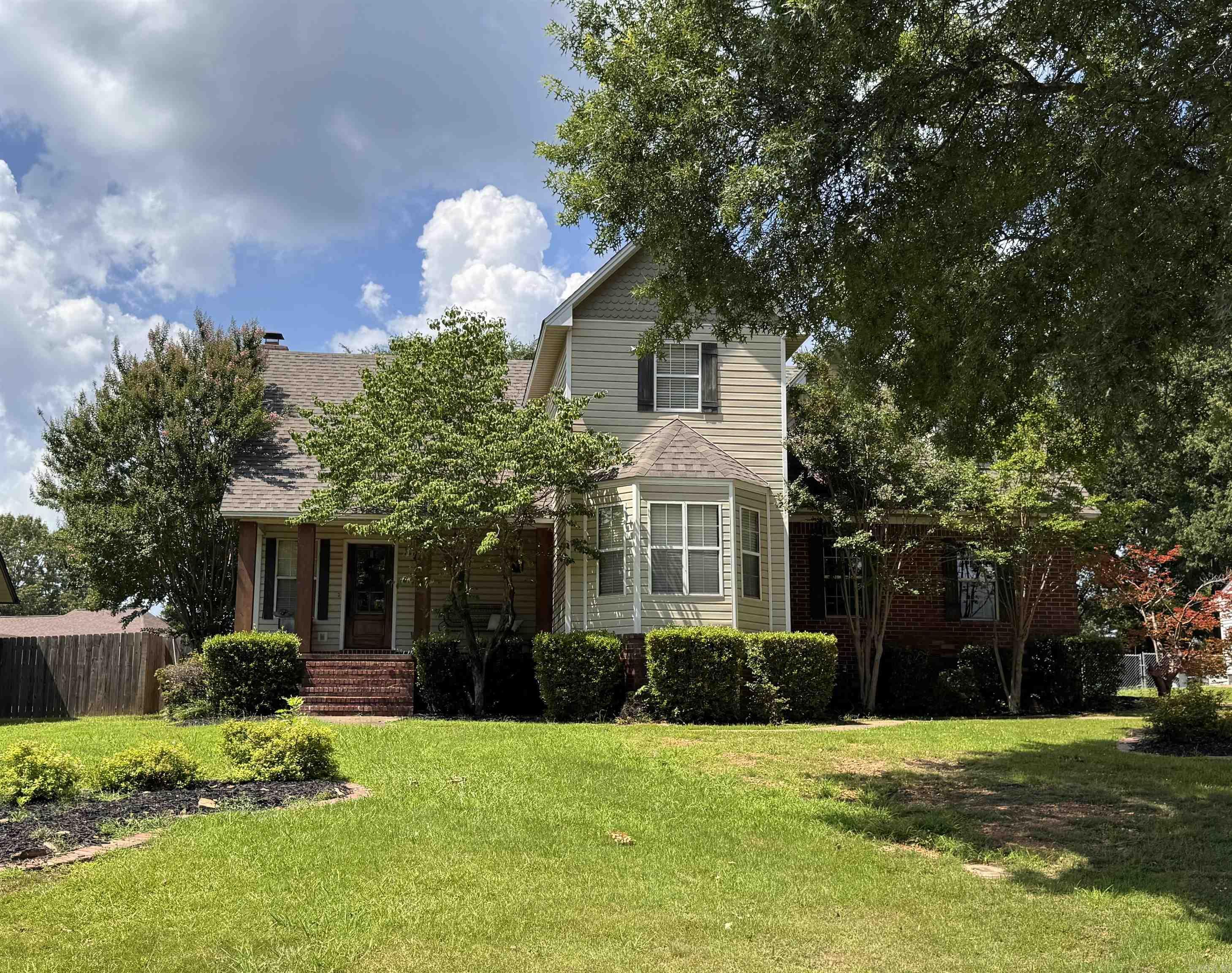 RIVER OAKS - Residential