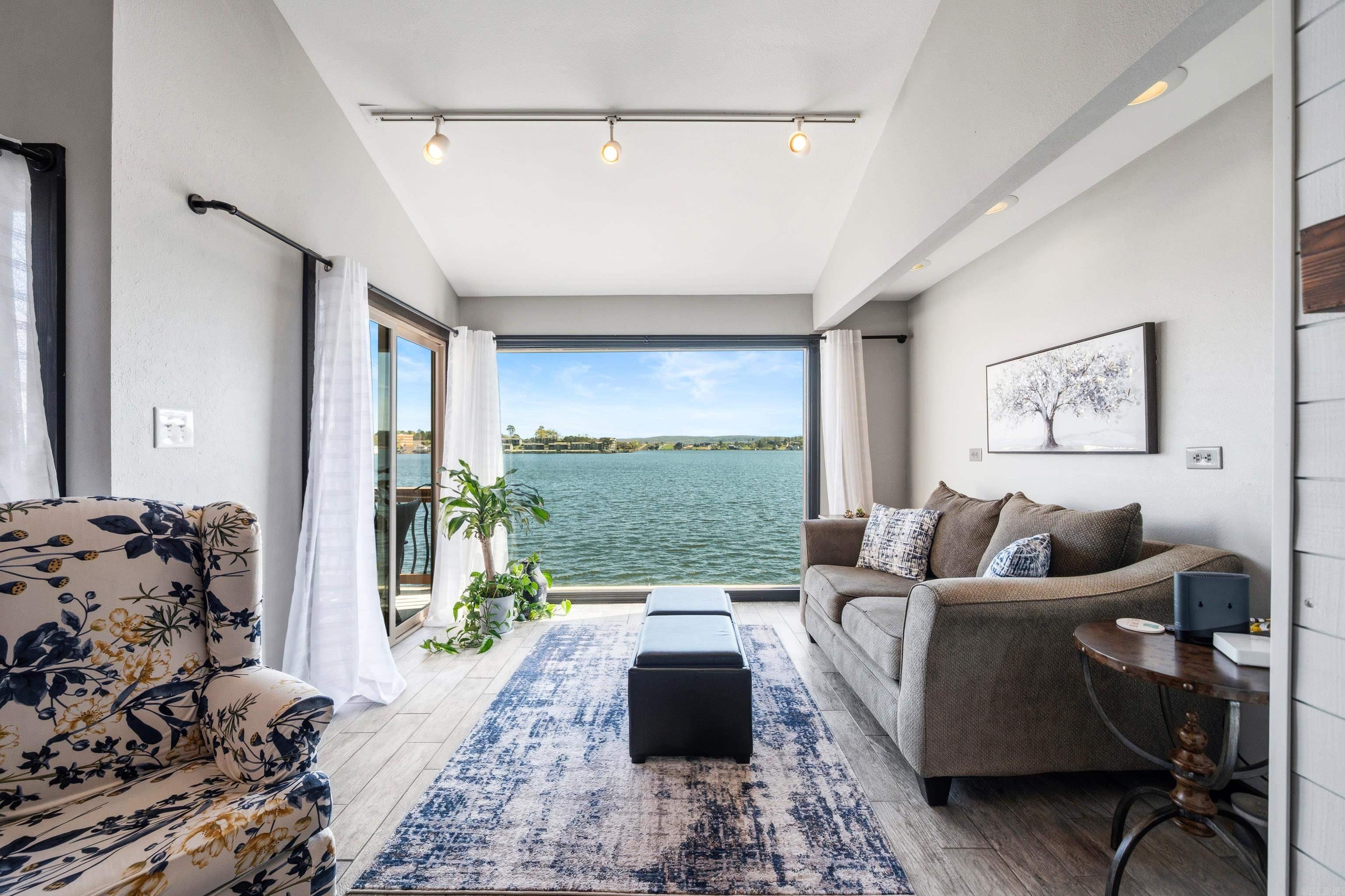 NORTH SHORE HPR - Residential