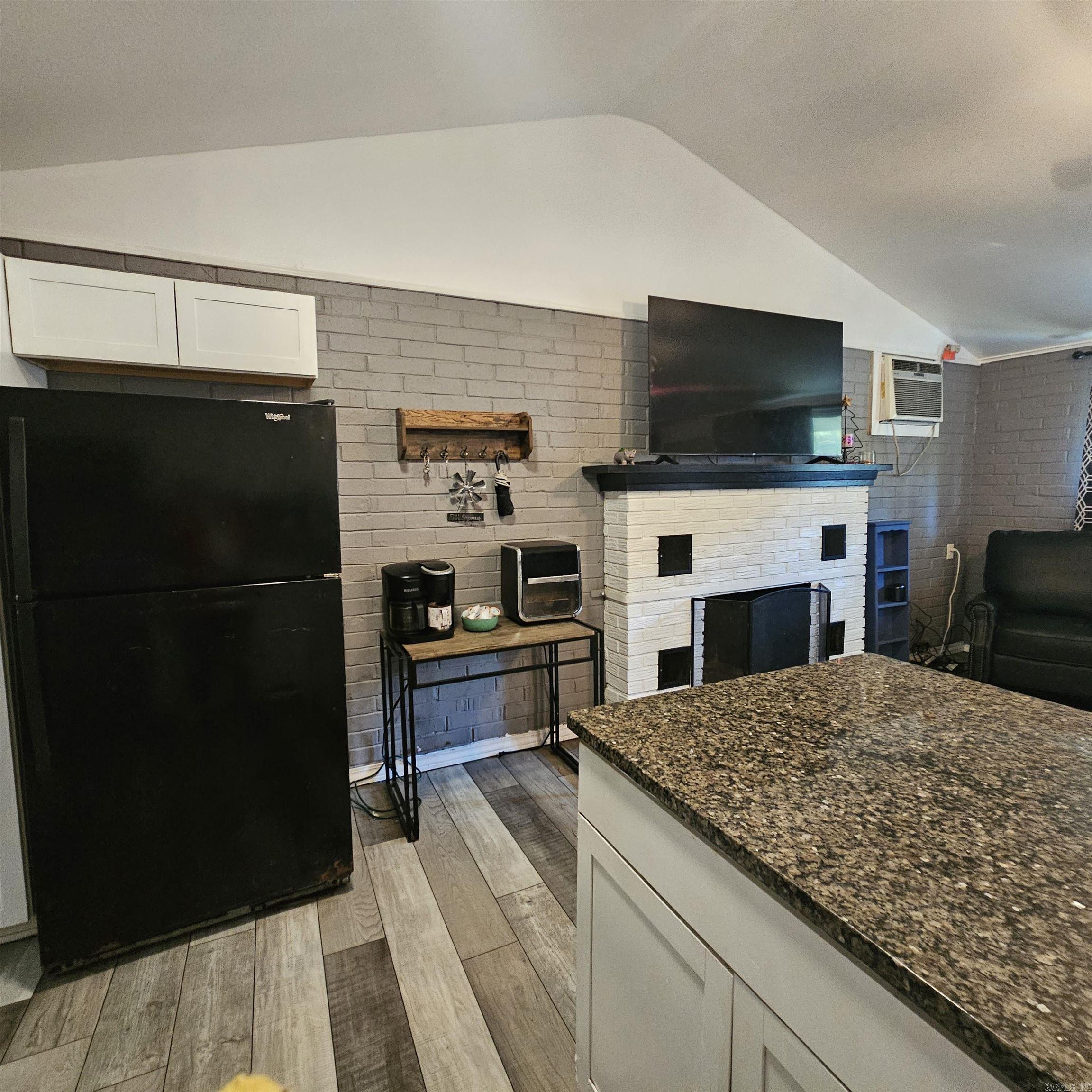 YOCUM LAKE RESORT - Residential