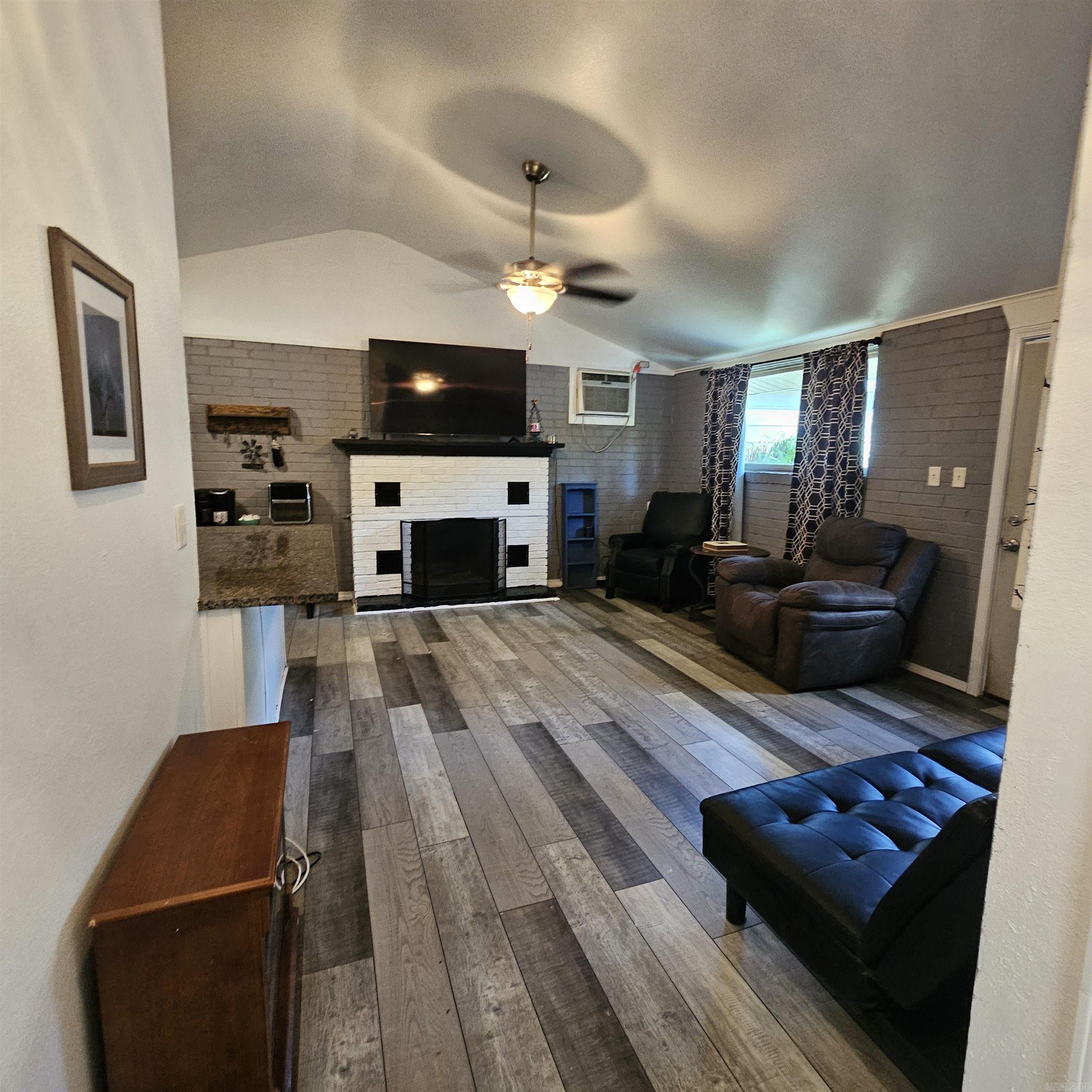 YOCUM LAKE RESORT - Residential