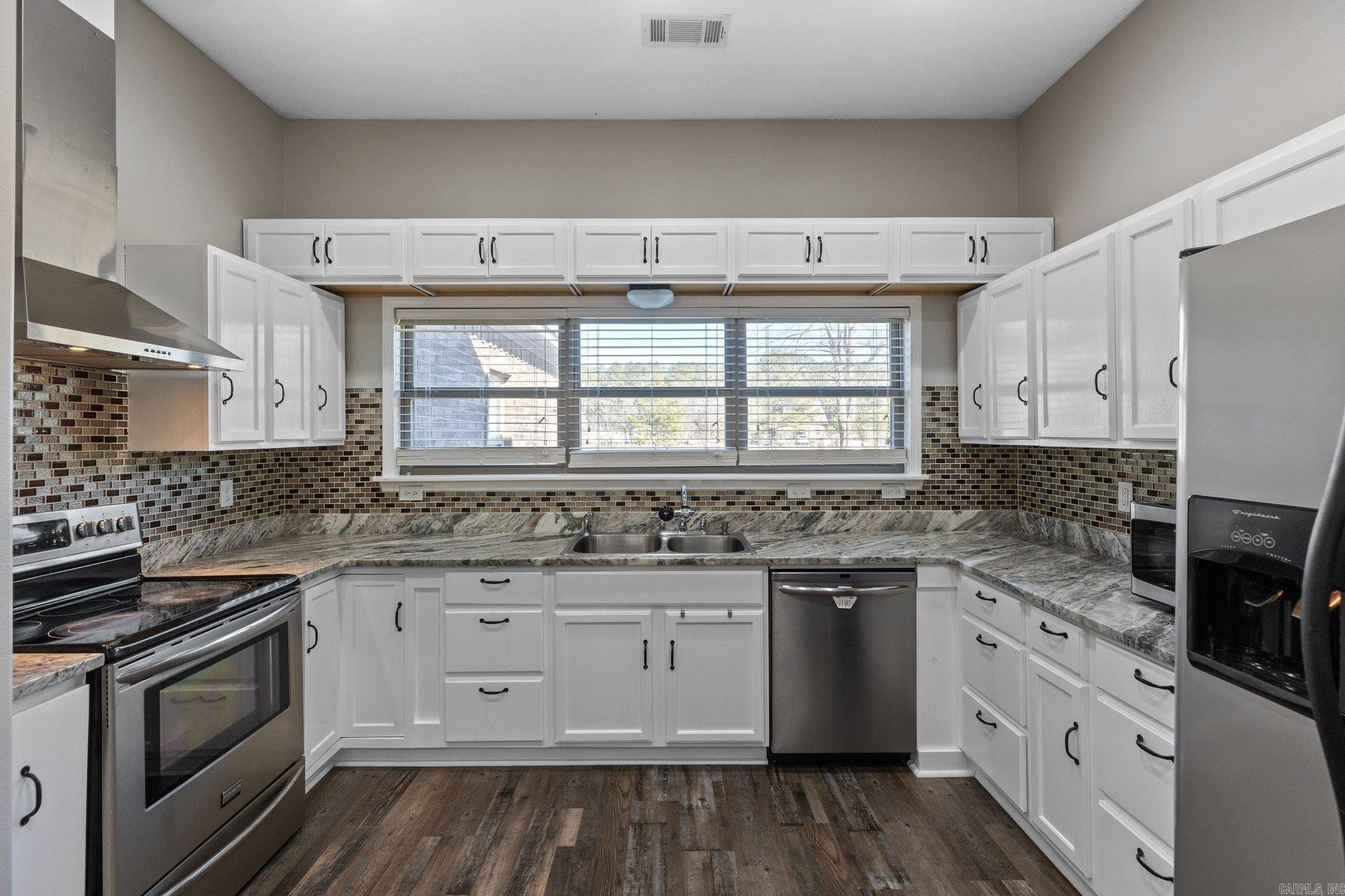 MAPLE CREEK FARMS - Residential