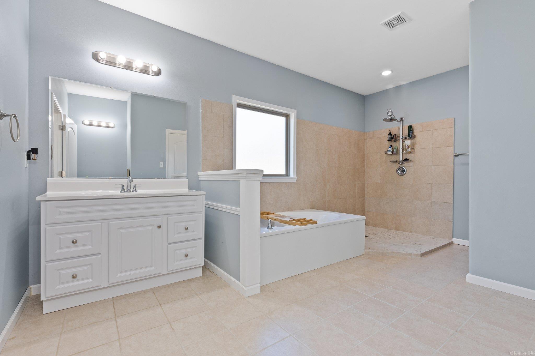 MAPLE CREEK FARMS - Residential