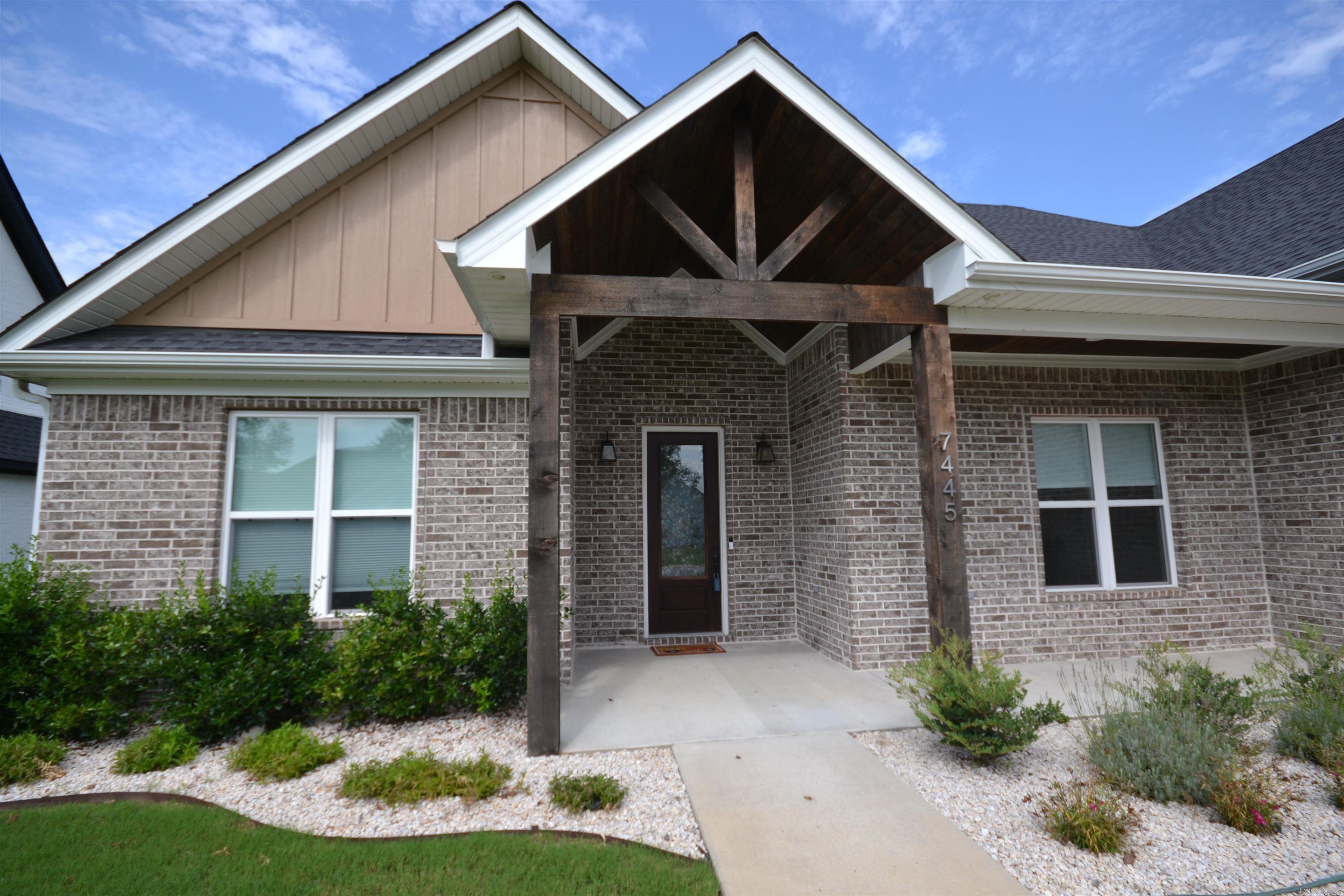 THE WOODS OF HURRICANE LAKE ESTA - Residential