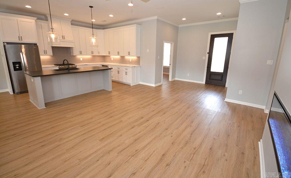 THE WOODS OF HURRICANE LAKE ESTA - Residential