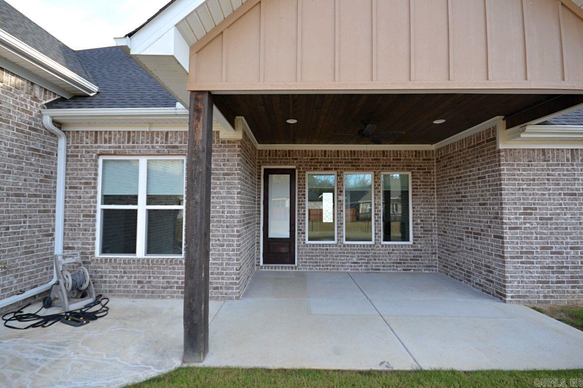 THE WOODS OF HURRICANE LAKE ESTA - Residential