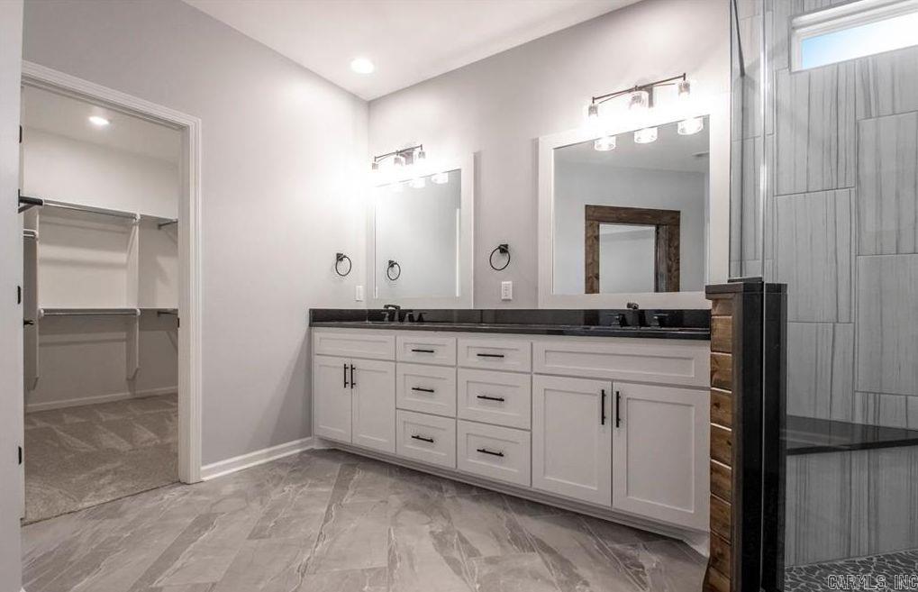 THE WOODS OF HURRICANE LAKE ESTA - Residential