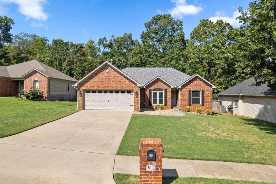 Welcome to this immaculate 3 bed 2 bath home. Well maintained and updated! When you walk in from the front door you are greeted into the living area, with the formal dining area to the left. The kitchen is to the left of the living room as well, super spacious. Kitchen has a breakfast nook, and a breakfast bar. Updated kitchen counters, new appliances, and touch sink faucet. Split floor plan guest rooms and guest bath on the right side of the home with the primary bedroom and bath on the left side. Guest bath is fully remodeled as well as the primary bathroom, which has a full walk in shower and new countertops. When you walk out into the fenced in backyard, there is a covered patio w/ pergola with an outdoor fireplace and a separate fire pit. Backyard backs up to Sherwood Forest and has a gate to allow you access to Sherwood Forest. This is a gorgeous home thats ready for its new owner!  Fridge, pergola, outdoor firepit, and outdoor fireplace stay.