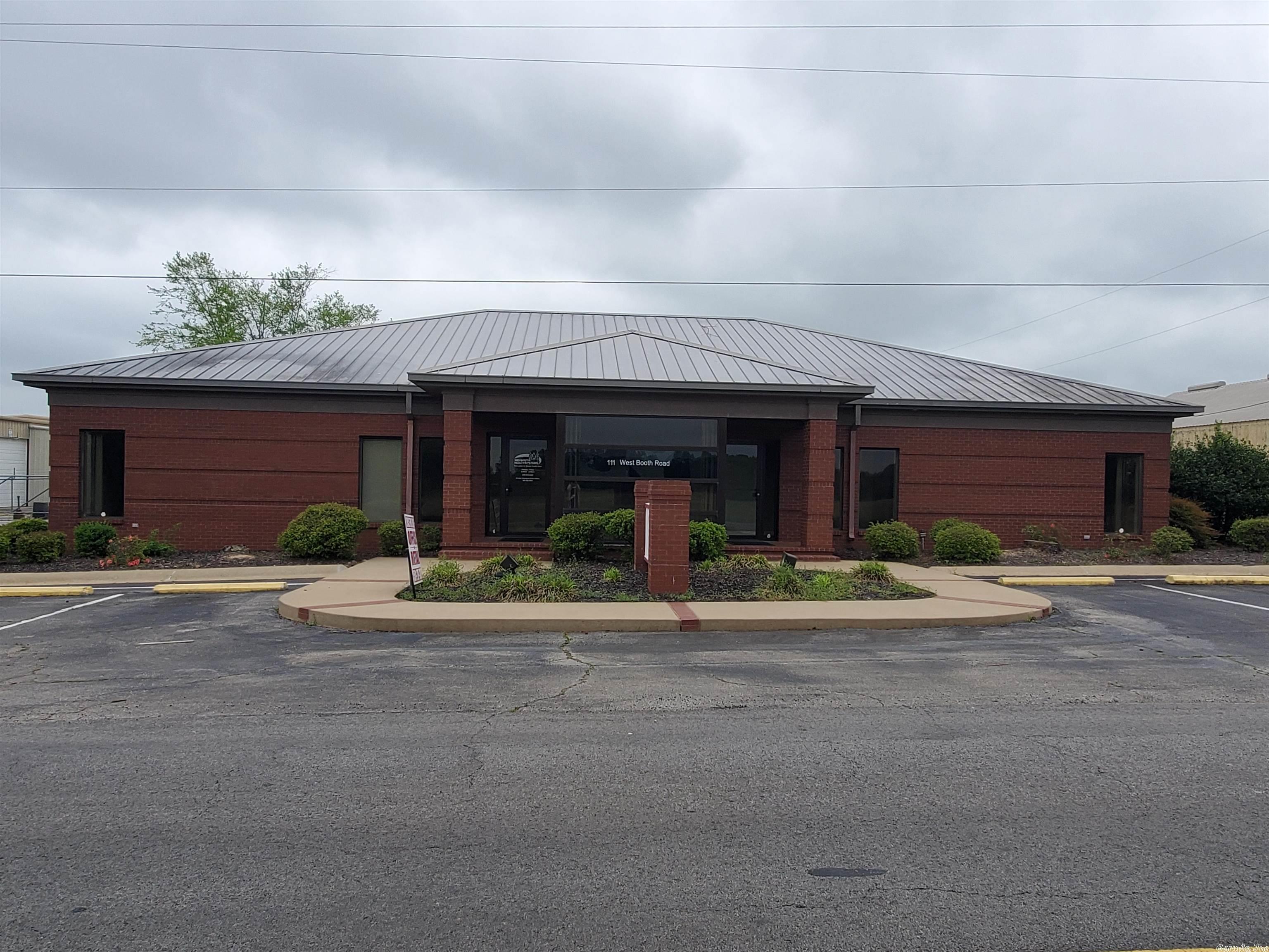 Lot improvements consist of four buildings with industrial and office space. Subject has 13,714 square feet of Concrete Asphalt, 6,000 sq ft metal building built in 2012 with loading dock, a 3,000 sq ft metal building, a 17,810 sq ft metal building with overhead doors, Two 10 ton cranes, One 3 ton crane, break/conference area, office space, and parts room. 8,442 sq ft Brick and Metal Office Space with more than 15 offices, conference area, kitchenette/break room, and attached warehouse space.