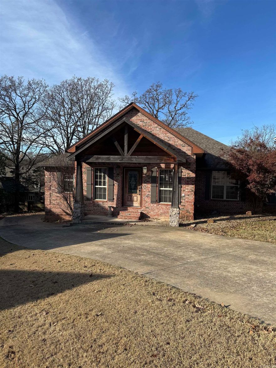 Gorgeous home in popular North Little Rock neighborhood.  This is a brick home with hardwood floors on a dead end cul-de-sac street with a quiet neighborhood.  Nearby to schools and lots of shopping.
