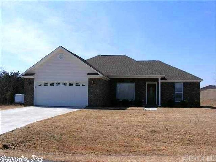 This beautiful country home is located in a family neighborhood & is in one of the best school districts in the state. This home sits on nearly an acre & has plenty of room for a large shop. The huge great room has a cozy fireplace, vaulted ceilings, & opens to the covered patio. The kitchen has beautiful cabinets, stainless appliances, & a large breakfast area with a bay window. The master bedroom suite has a Jacuzzi tub, separate shower, and large walk-in closet. Qualifies for Rural Development Loan!