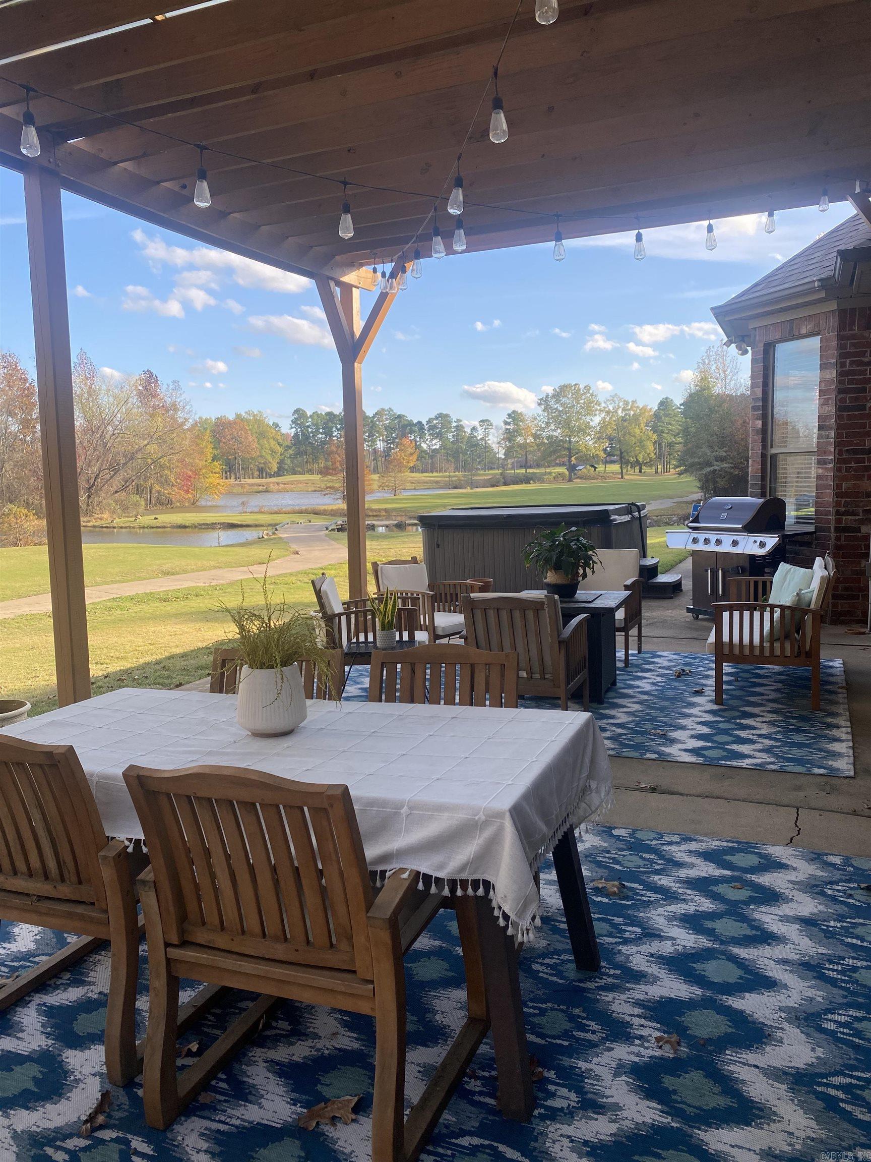 COUNTRY CLUB OF ARK THE - Residential