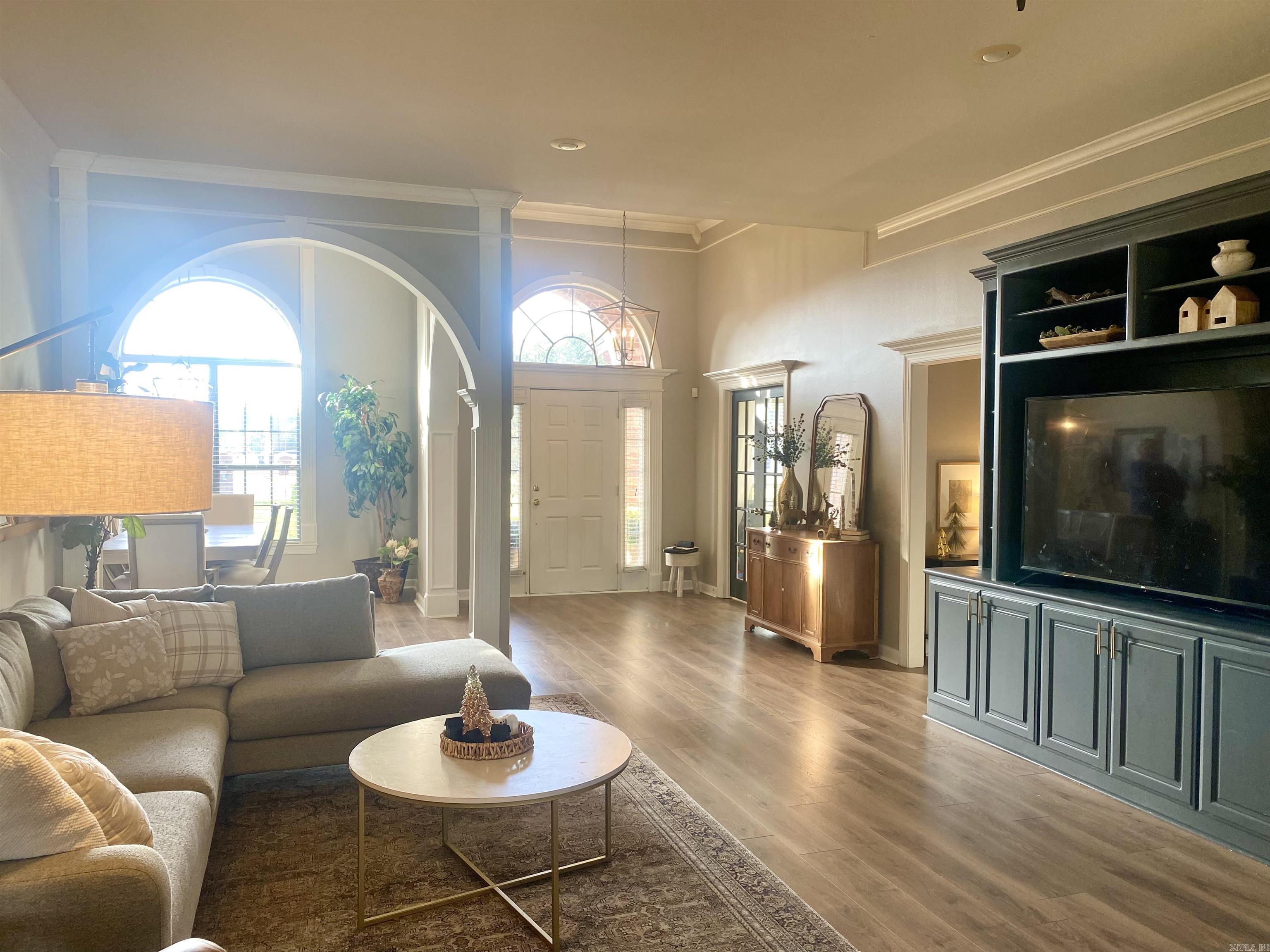 COUNTRY CLUB OF ARK THE - Residential