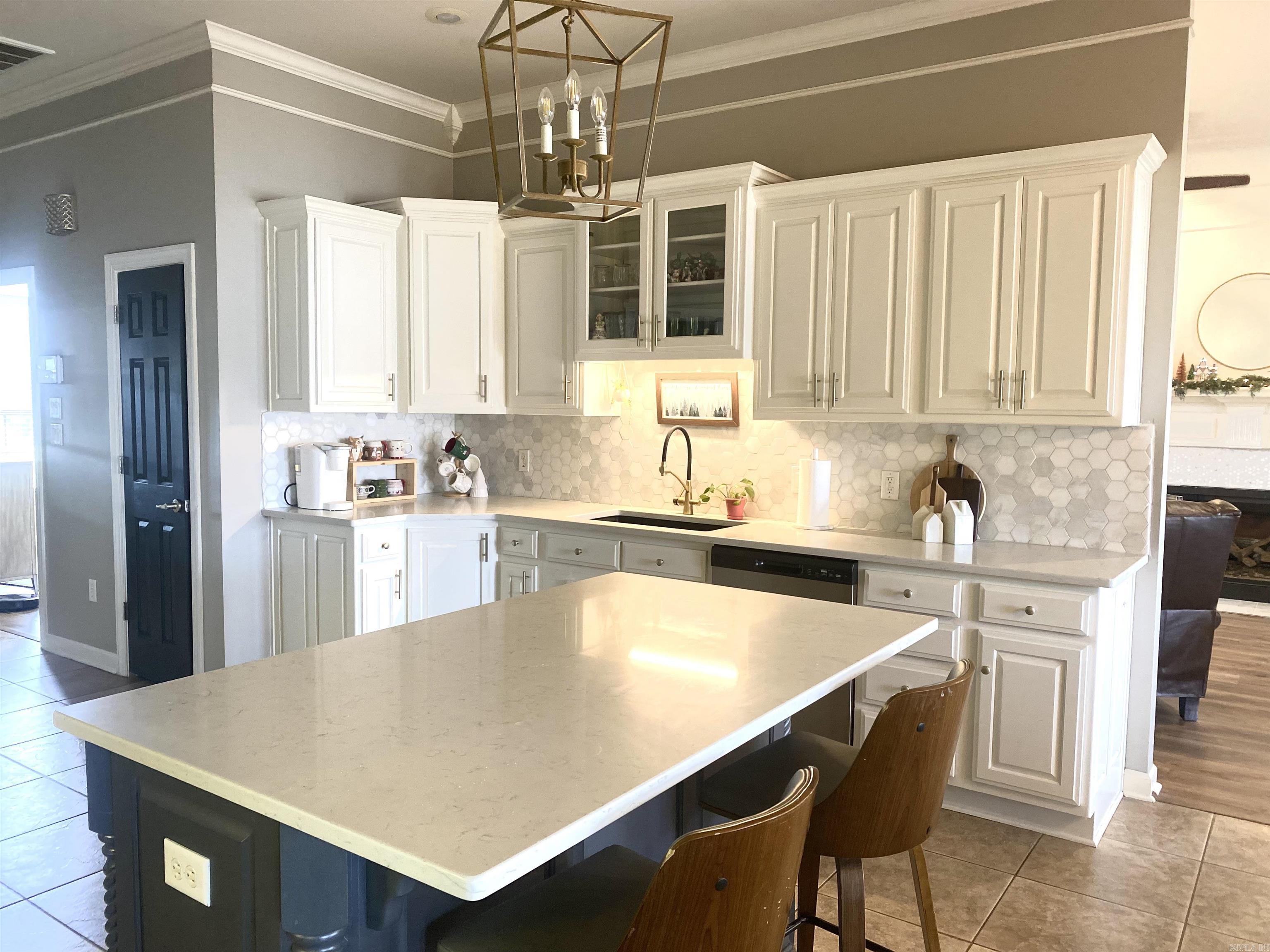 COUNTRY CLUB OF ARK THE - Residential