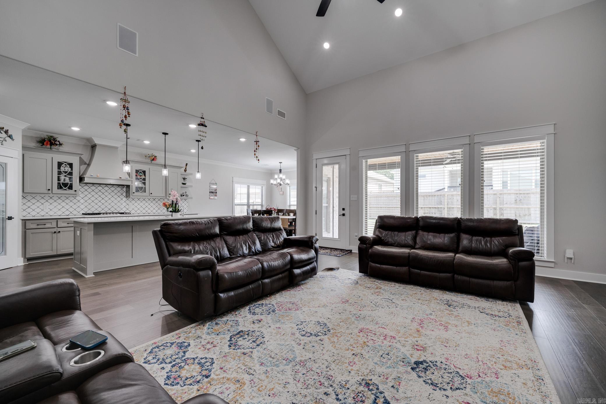 ROBYNMAR - Residential