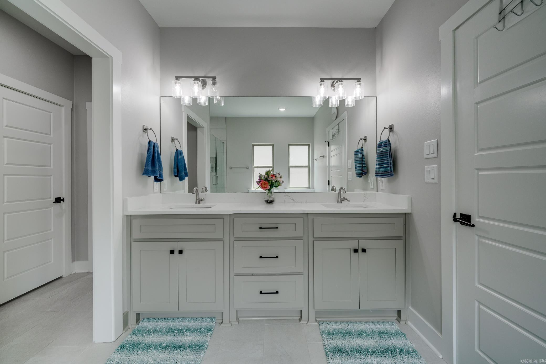 ROBYNMAR - Residential