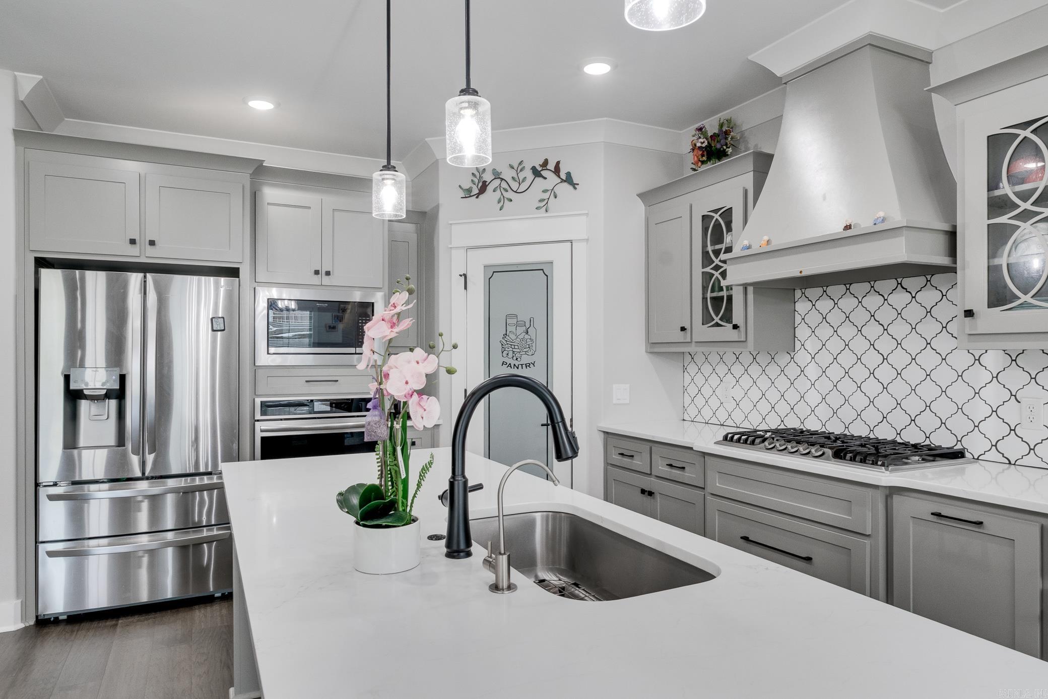 ROBYNMAR - Residential