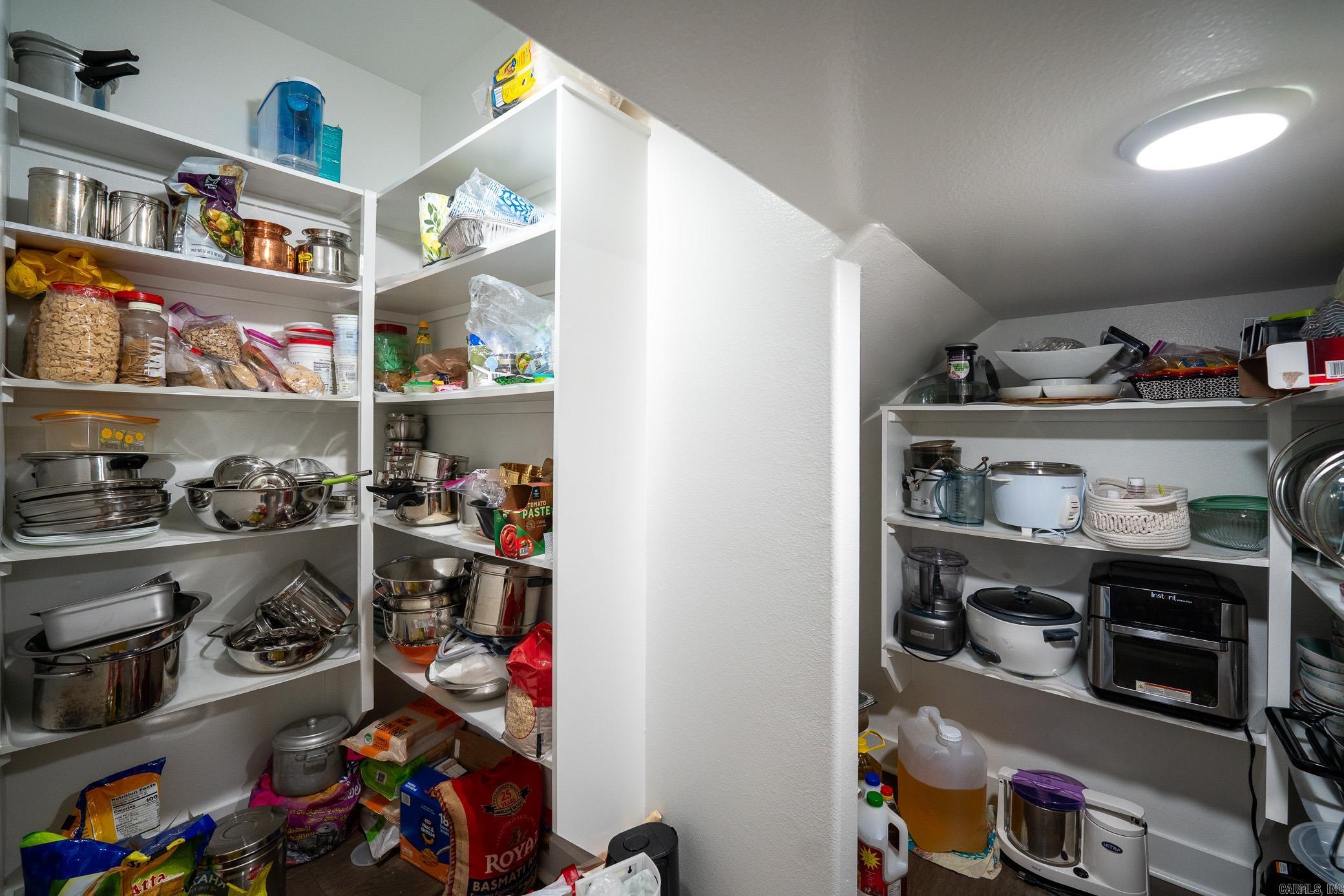 ROBYNMAR - Residential