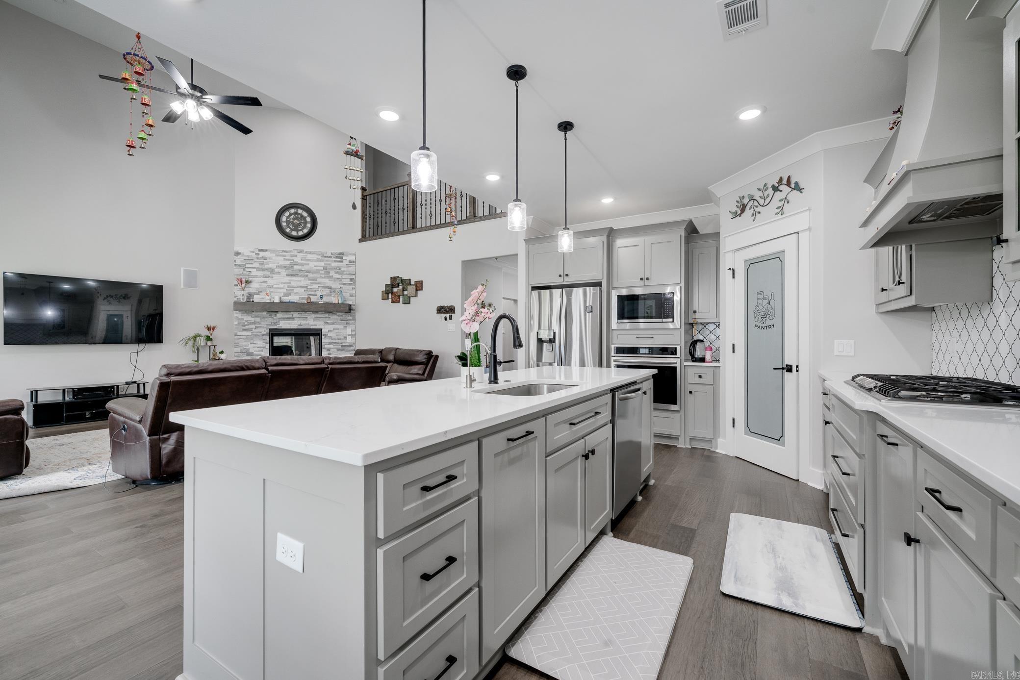 ROBYNMAR - Residential