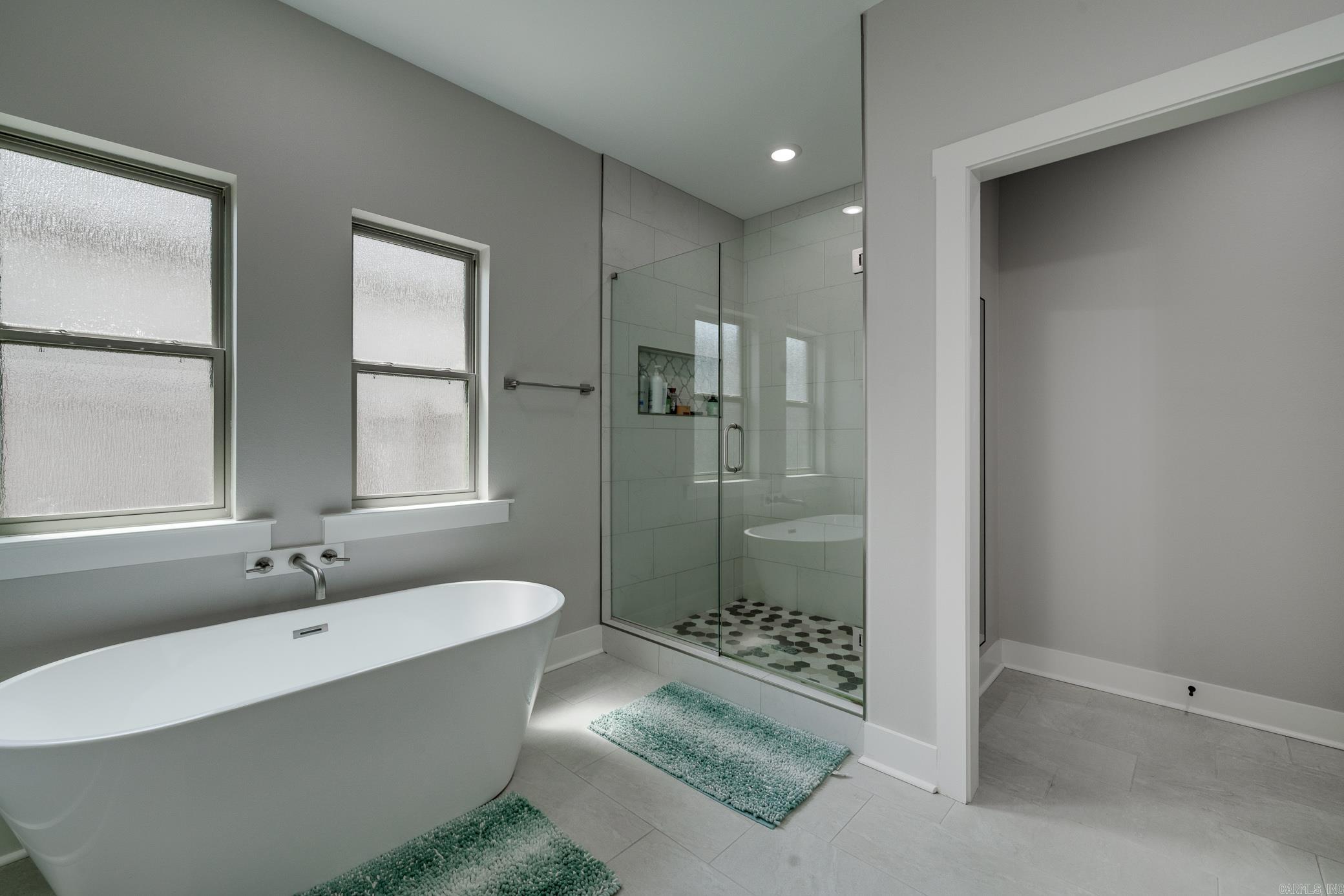 ROBYNMAR - Residential