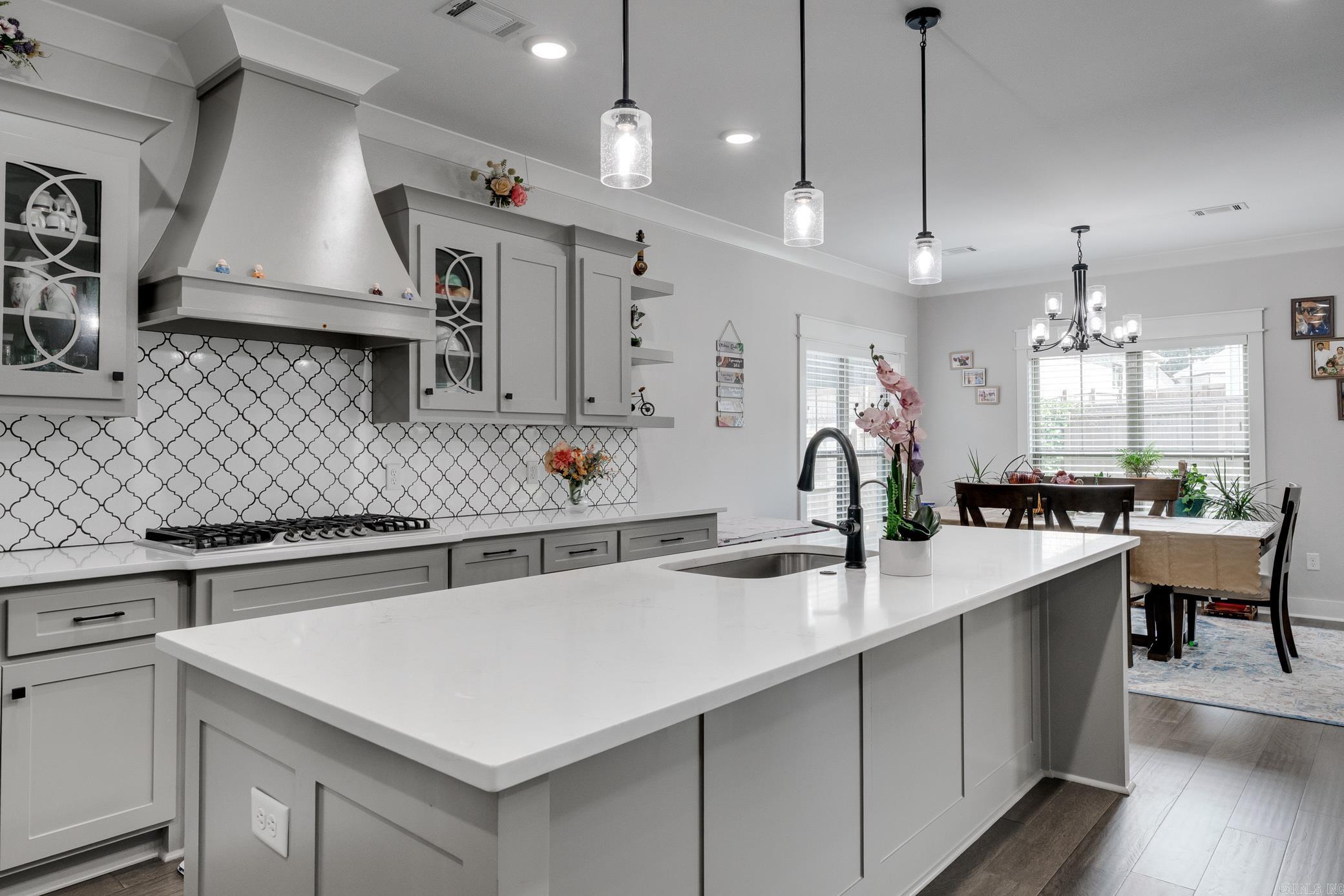 ROBYNMAR - Residential