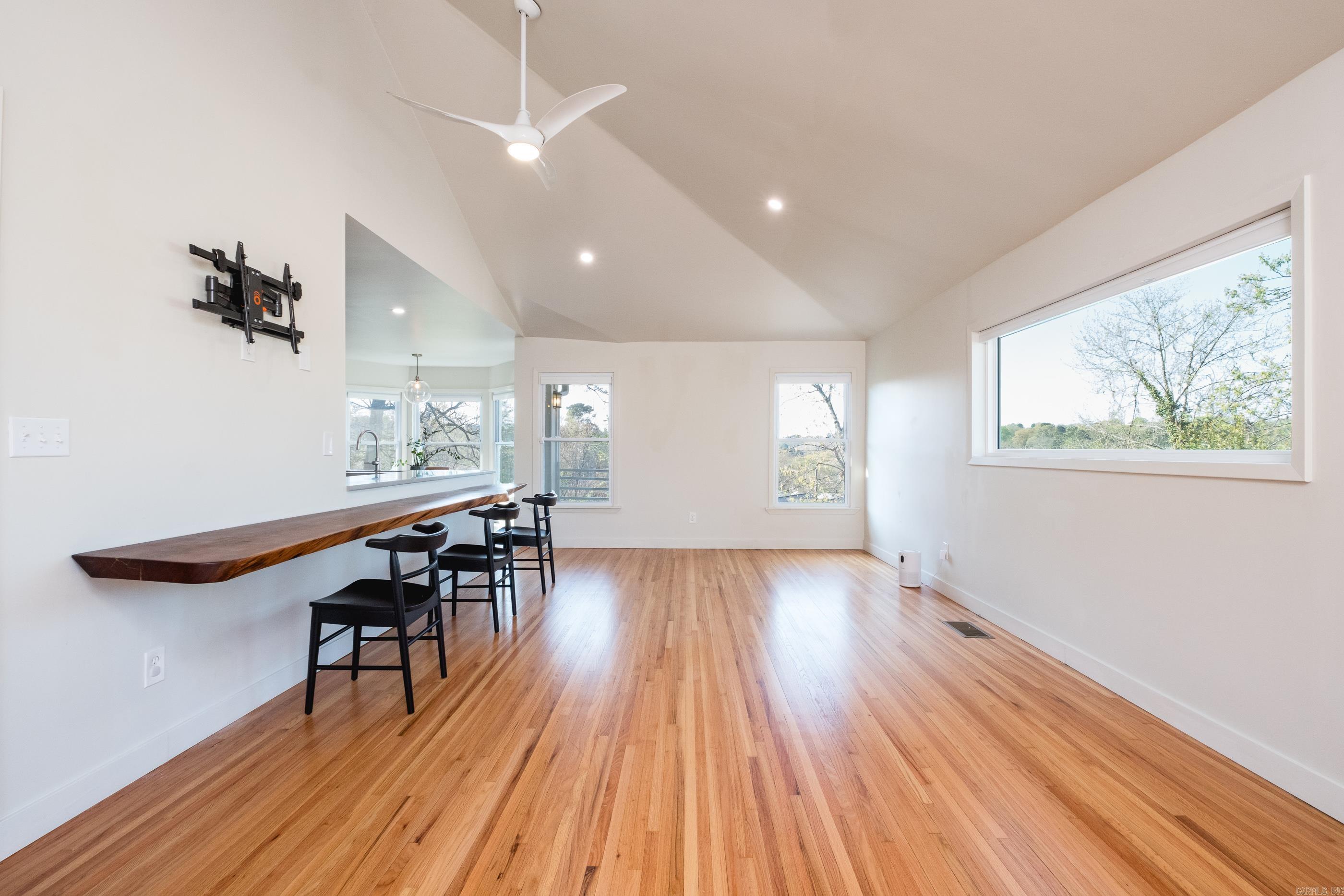 KINGWOOD PLACE - Residential