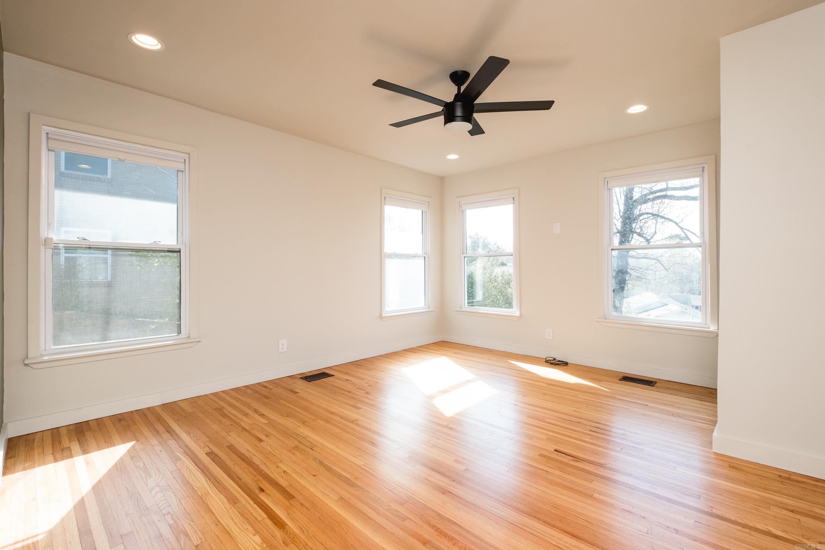 KINGWOOD PLACE - Residential