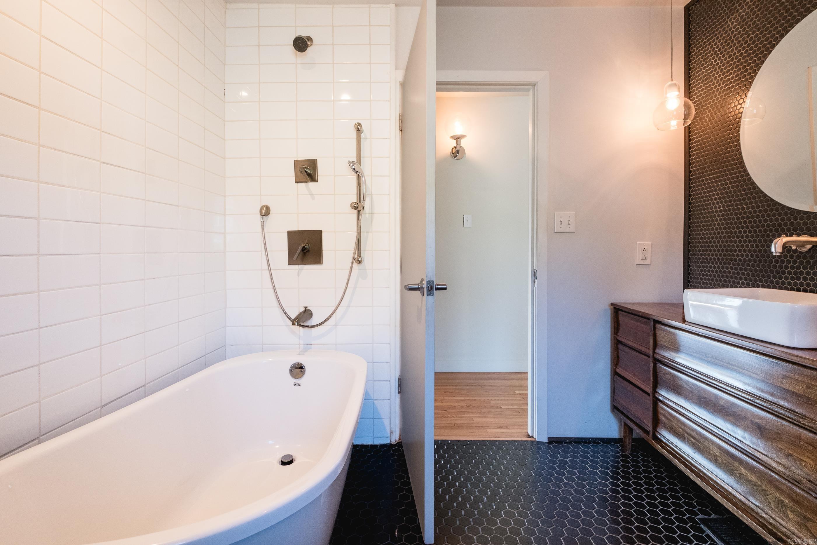 KINGWOOD PLACE - Residential