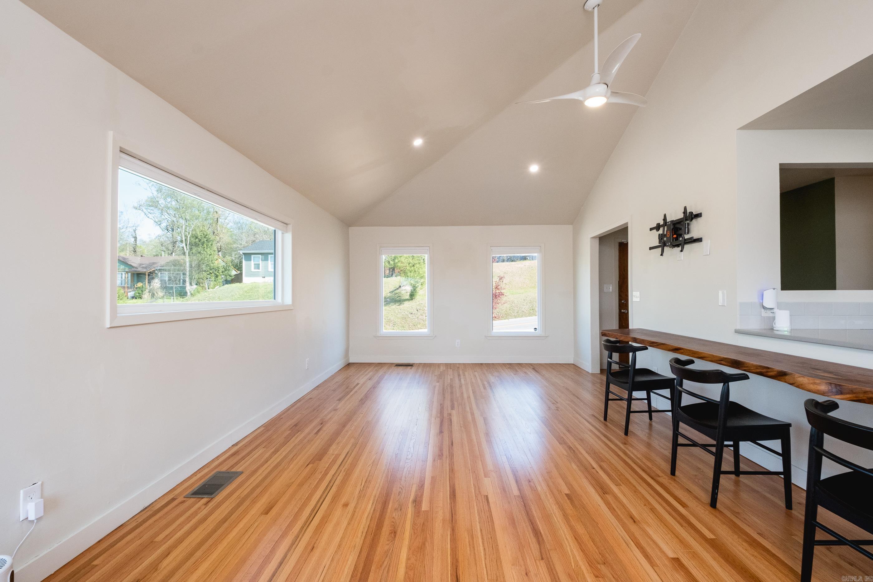 KINGWOOD PLACE - Residential