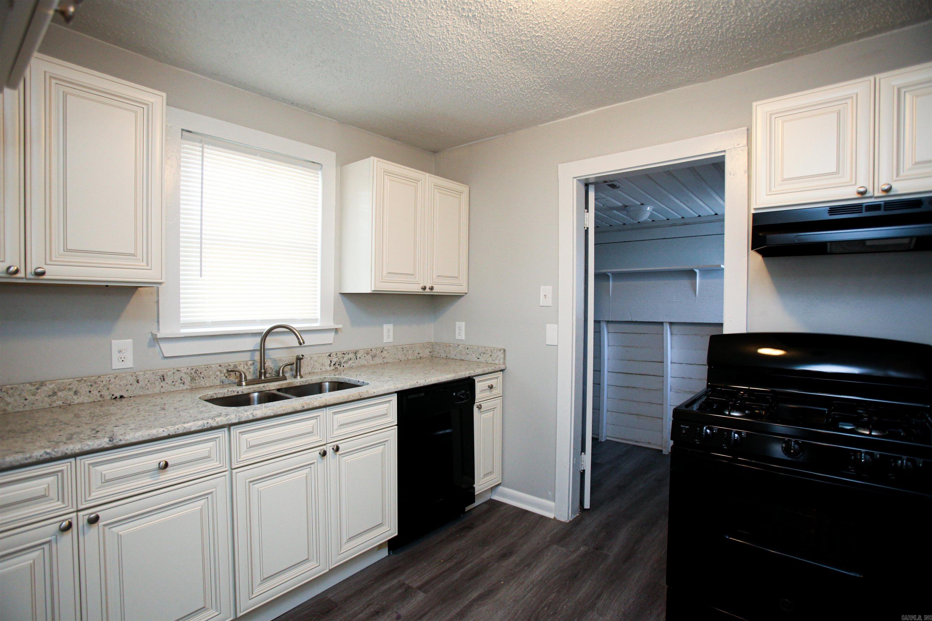 Humphrey & Baldwin - Residential Lease