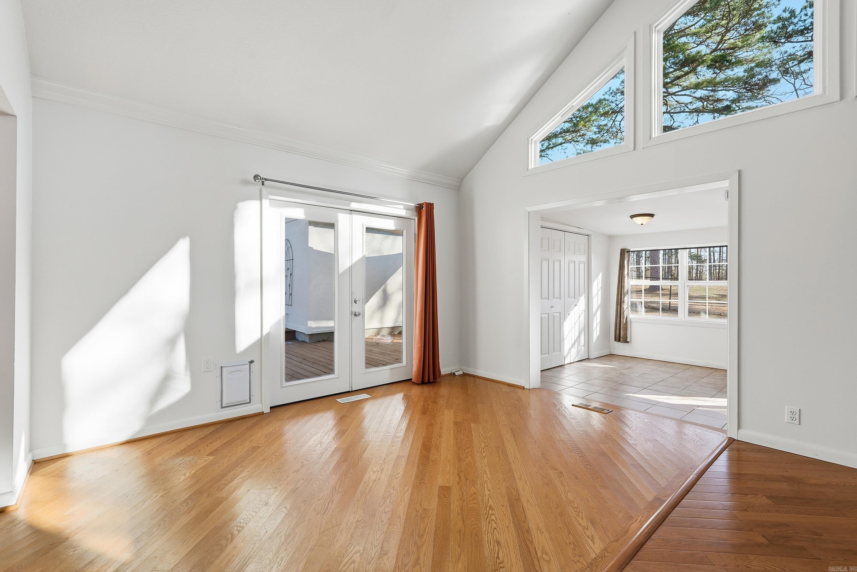 INDIAN HILLS - Residential