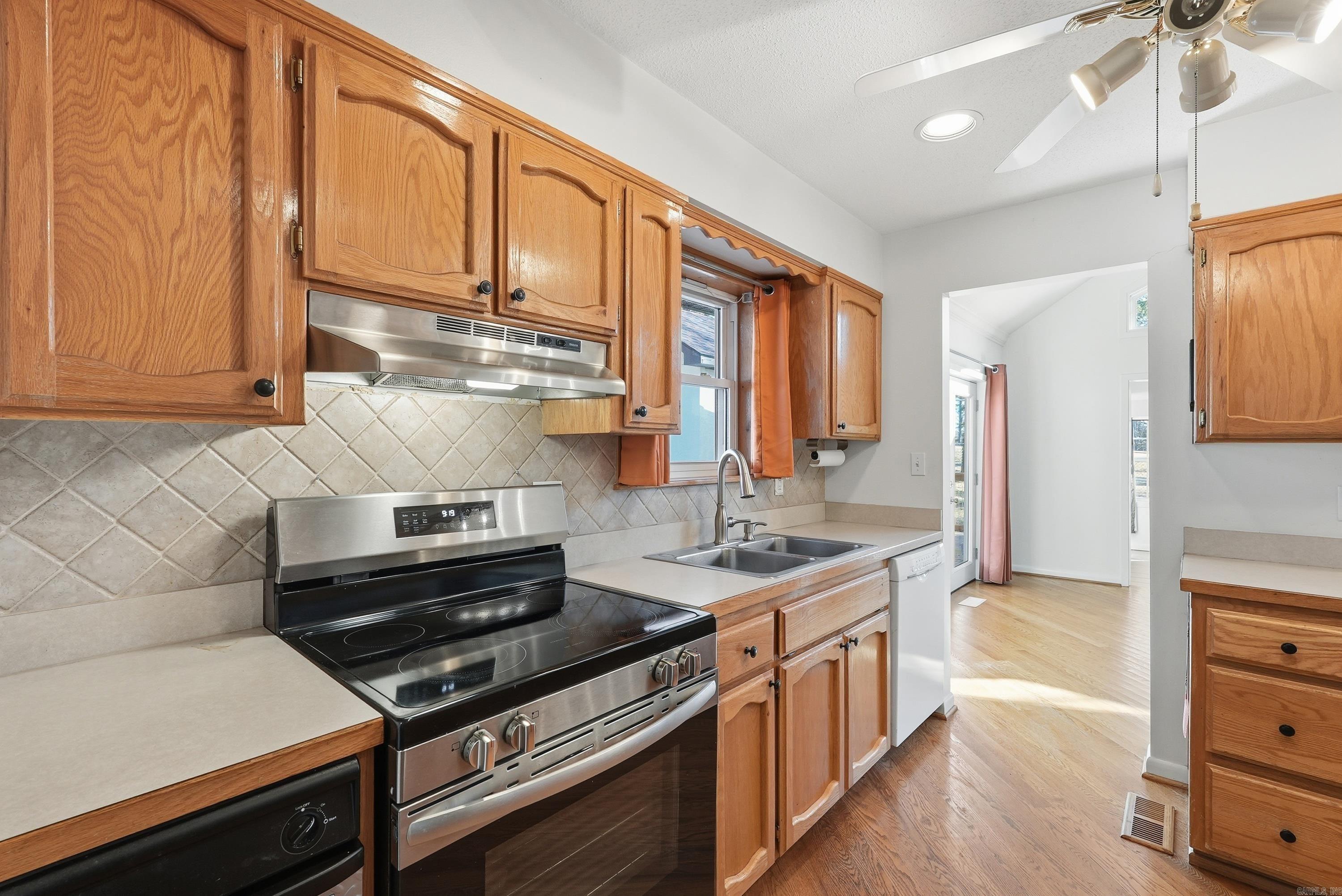 INDIAN HILLS - Residential