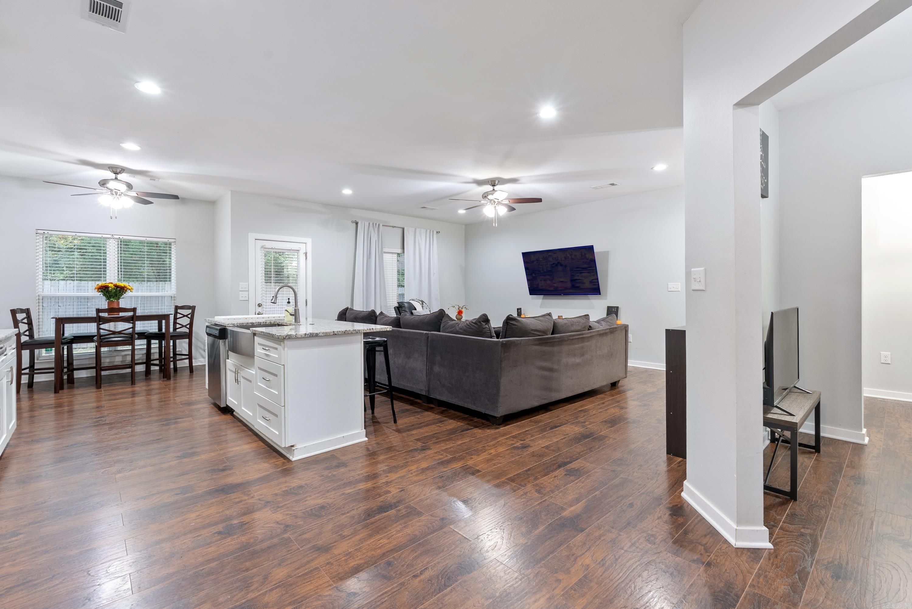 CANTEN COVE - Residential