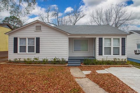 Photo of 1412 Washington Street, Little Rock, AR 72204 (MLS # 25049315)