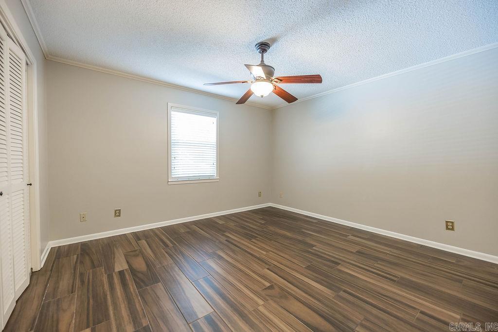 WOODLAND HILLS - Residential