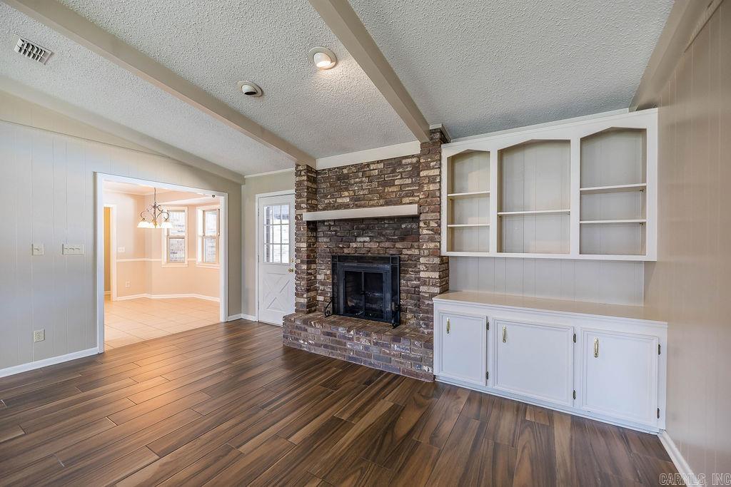 WOODLAND HILLS - Residential