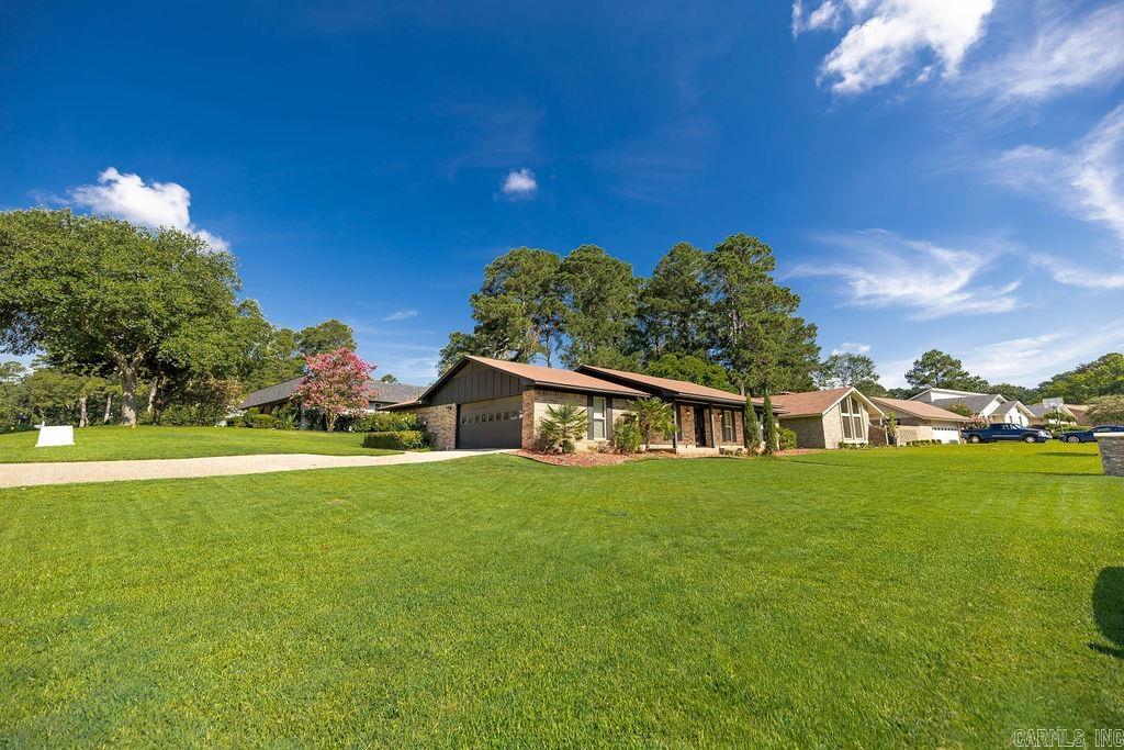 WOODLAND HILLS - Residential