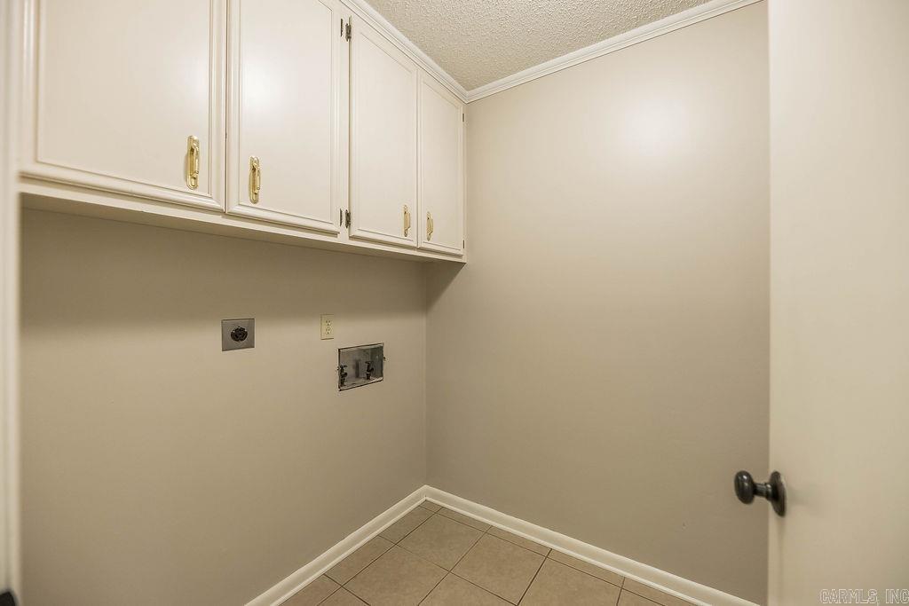 WOODLAND HILLS - Residential