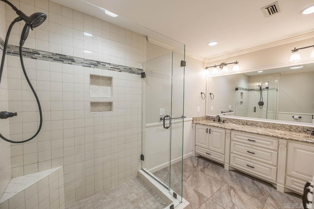 WOODLAND HILLS - Residential